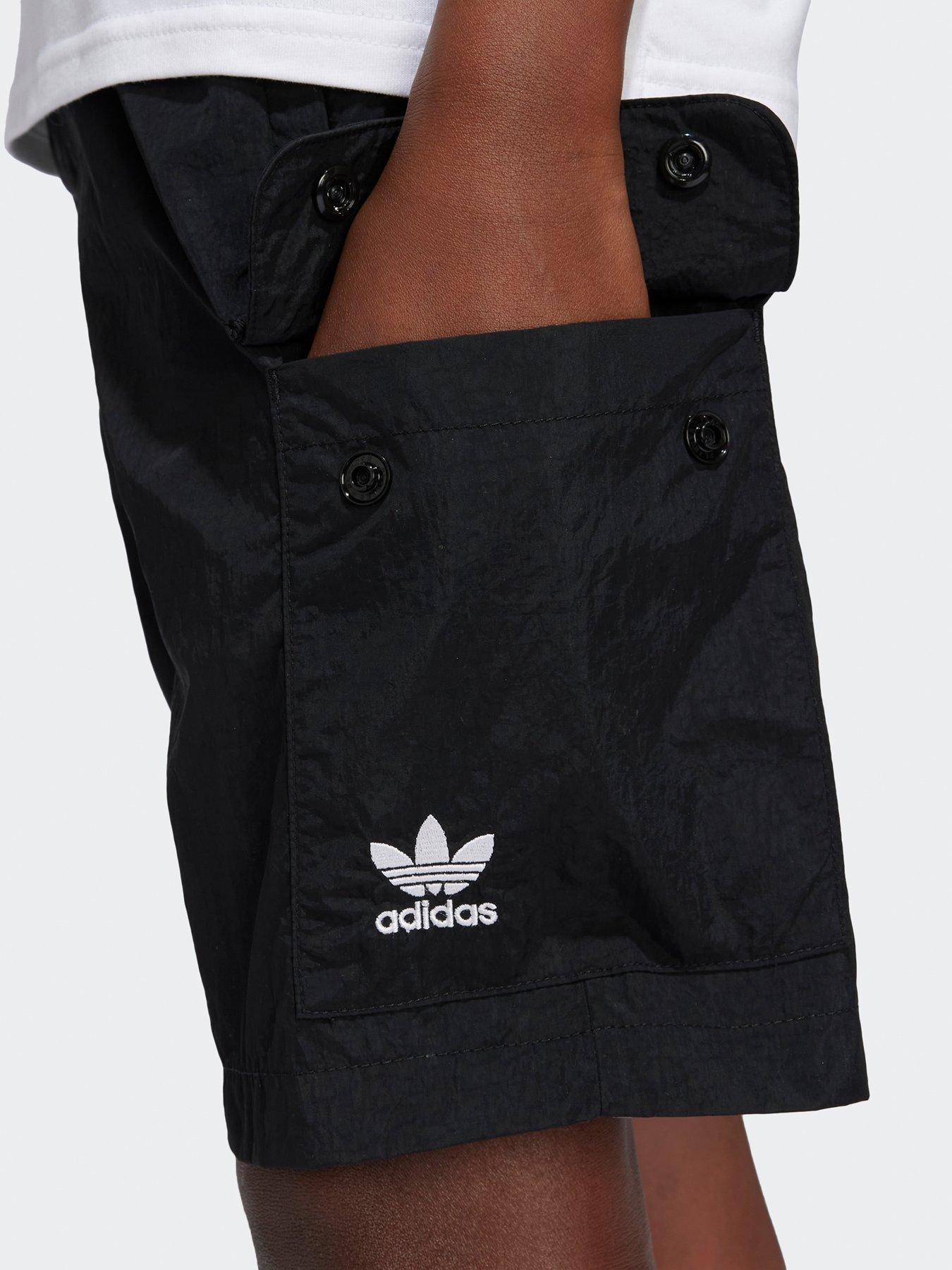 adidas-originals-older-unisex-cargo-shorts-blackdetail