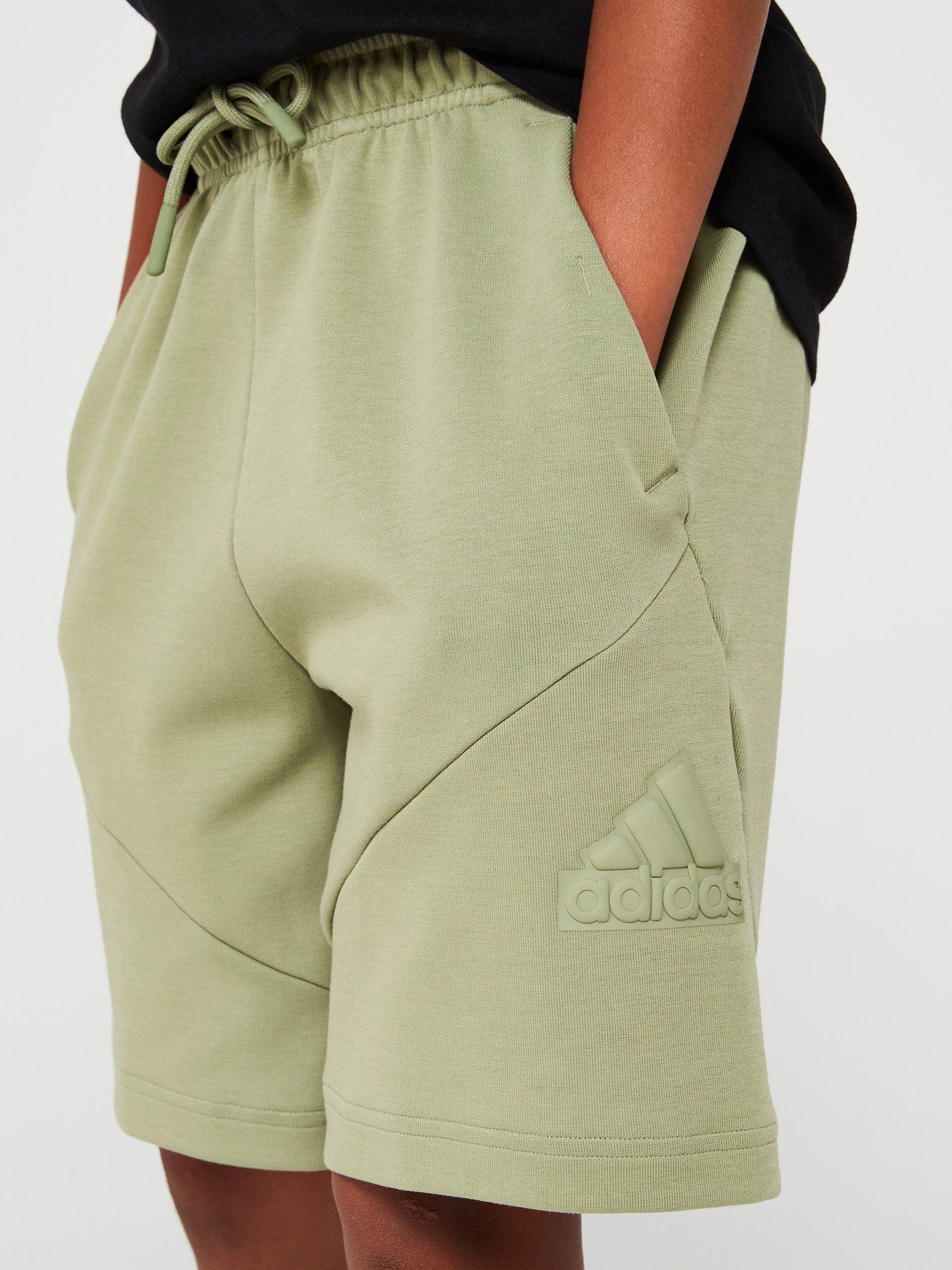 adidas-sportswear-junior-boys-future-icons-fleece-shorts-greenoutfit