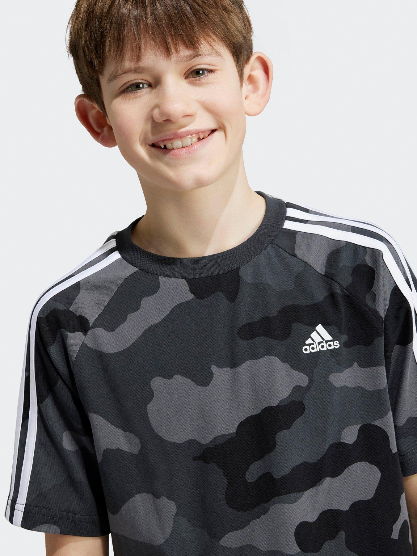 adidas-sportswear-junior-boys-essentials-camo-print-t-shirt-greyoutfit