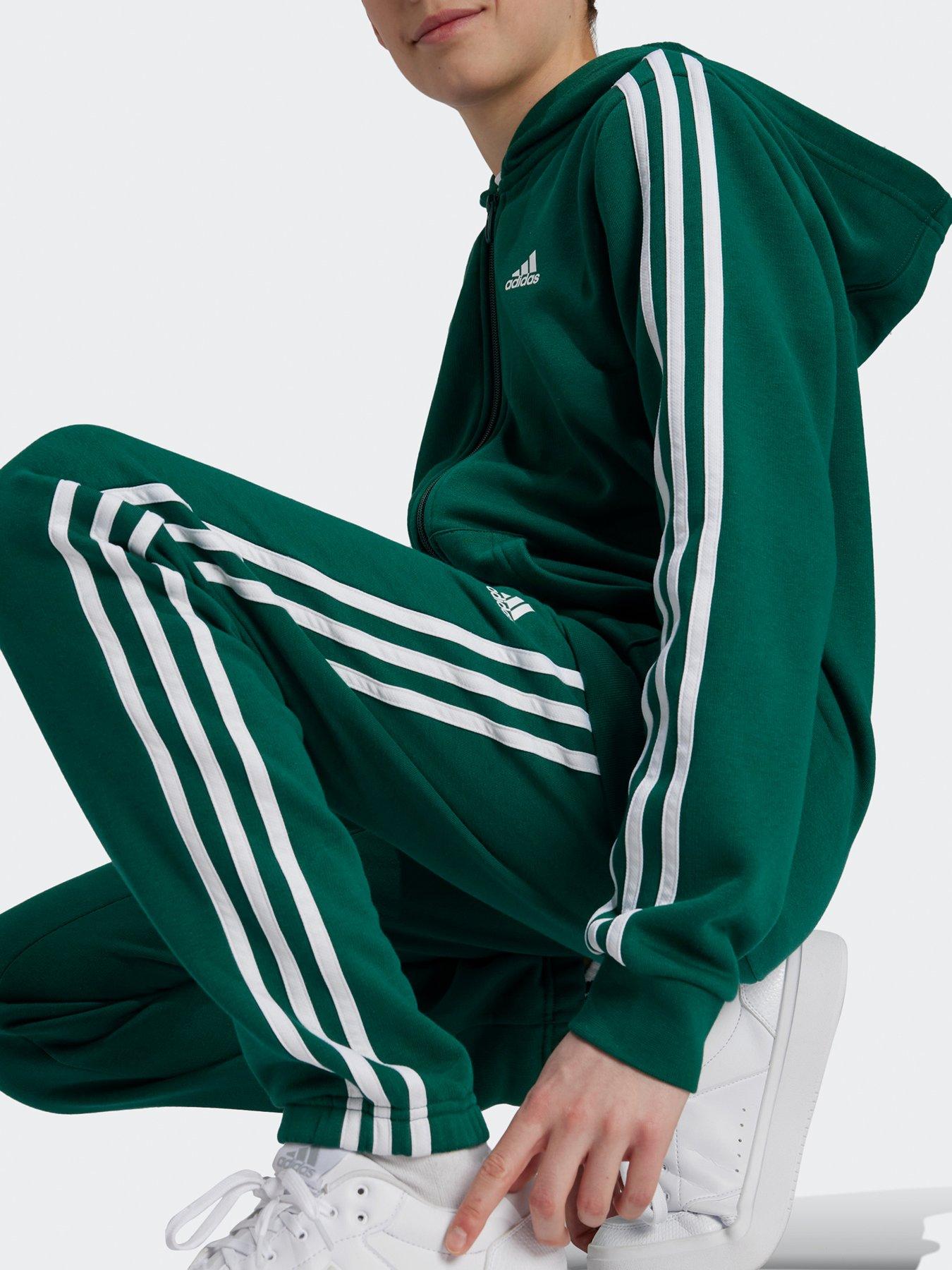 adidas-sportswear-junior-boys-essentials-3-stripe-fleece-pant-greenoutfit