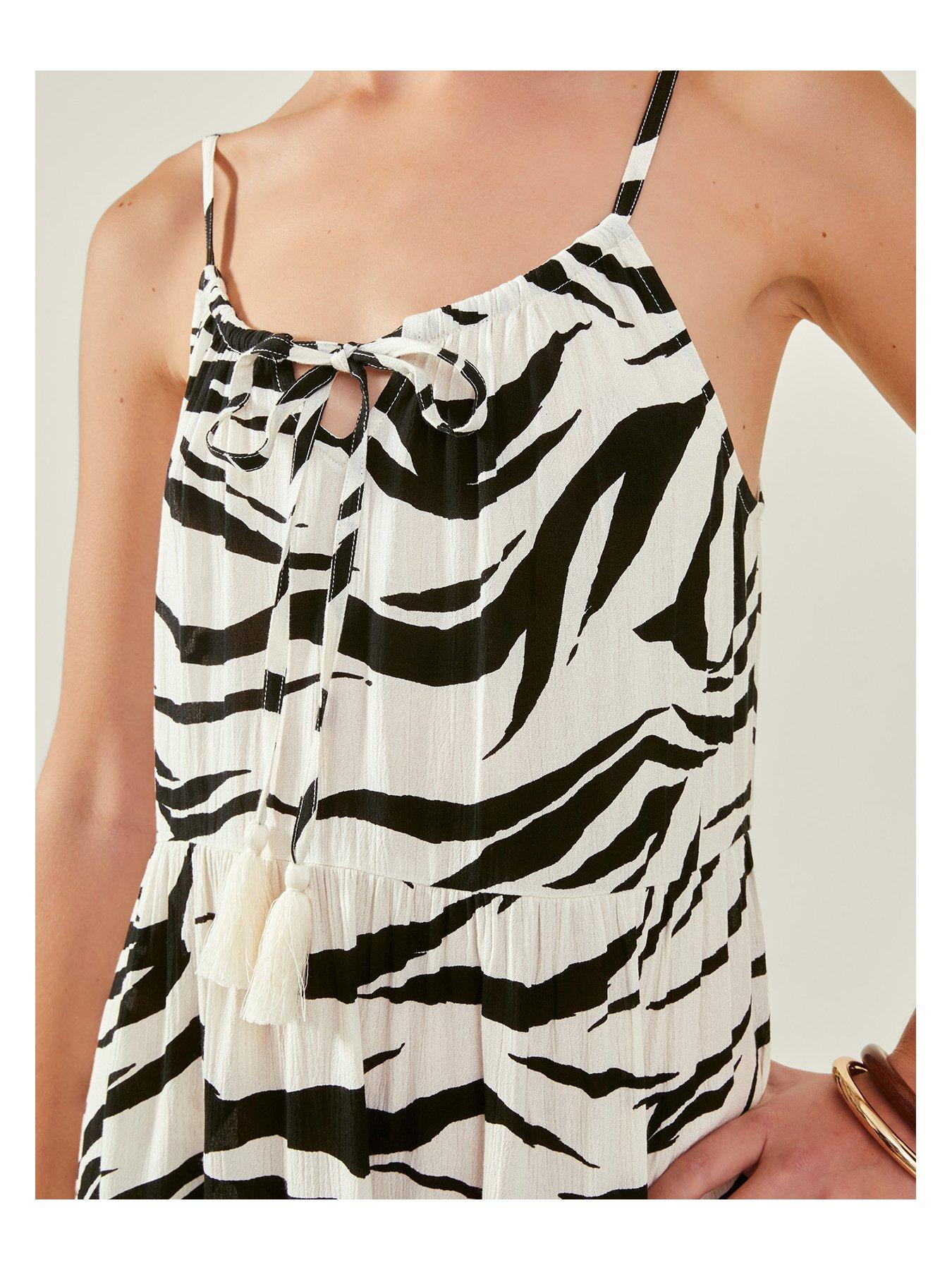 accessorize-white-tiger-swing-dressoutfit