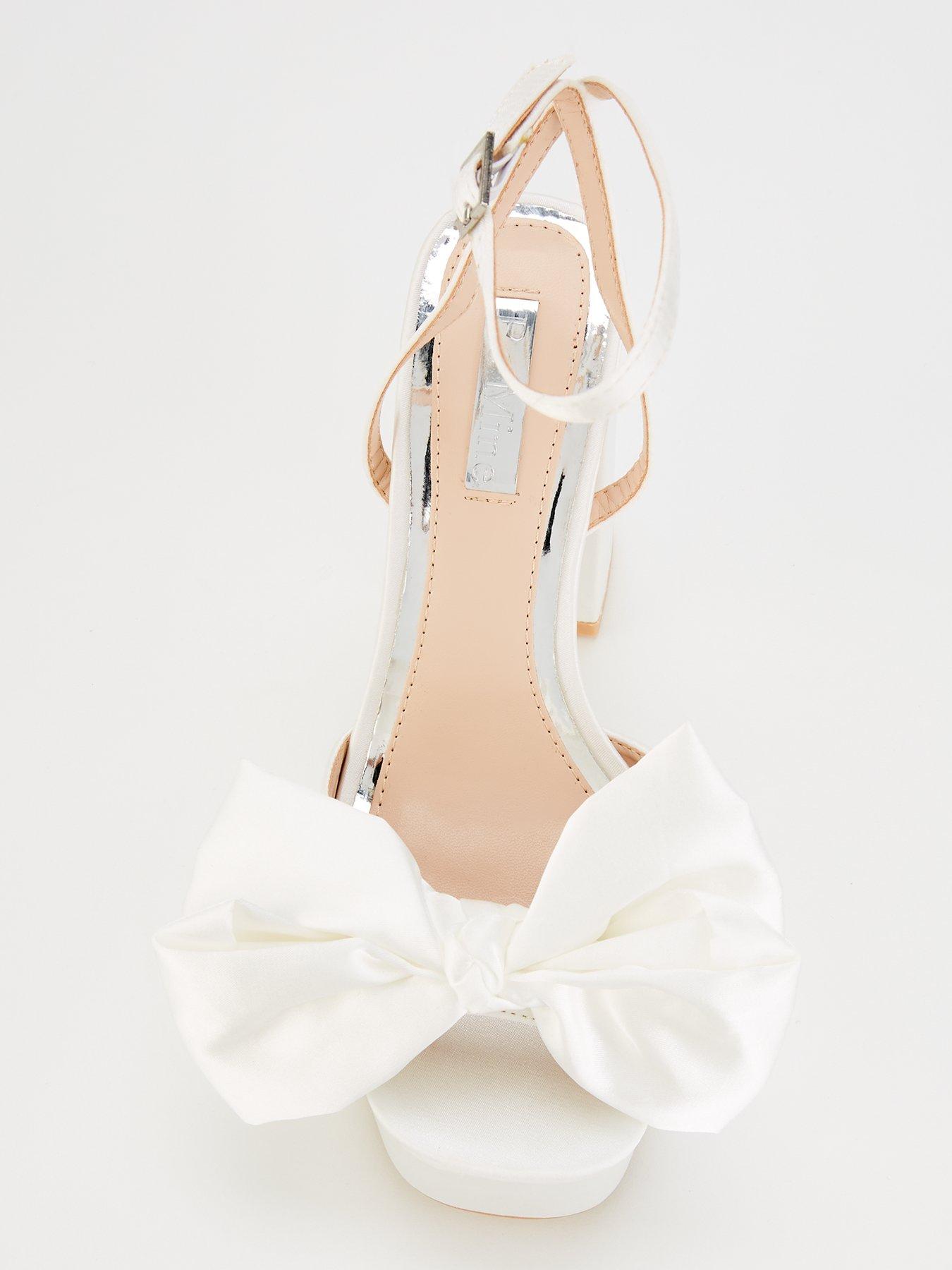 raid-be-mine-emani-platform-heel-ivory-satinoutfit