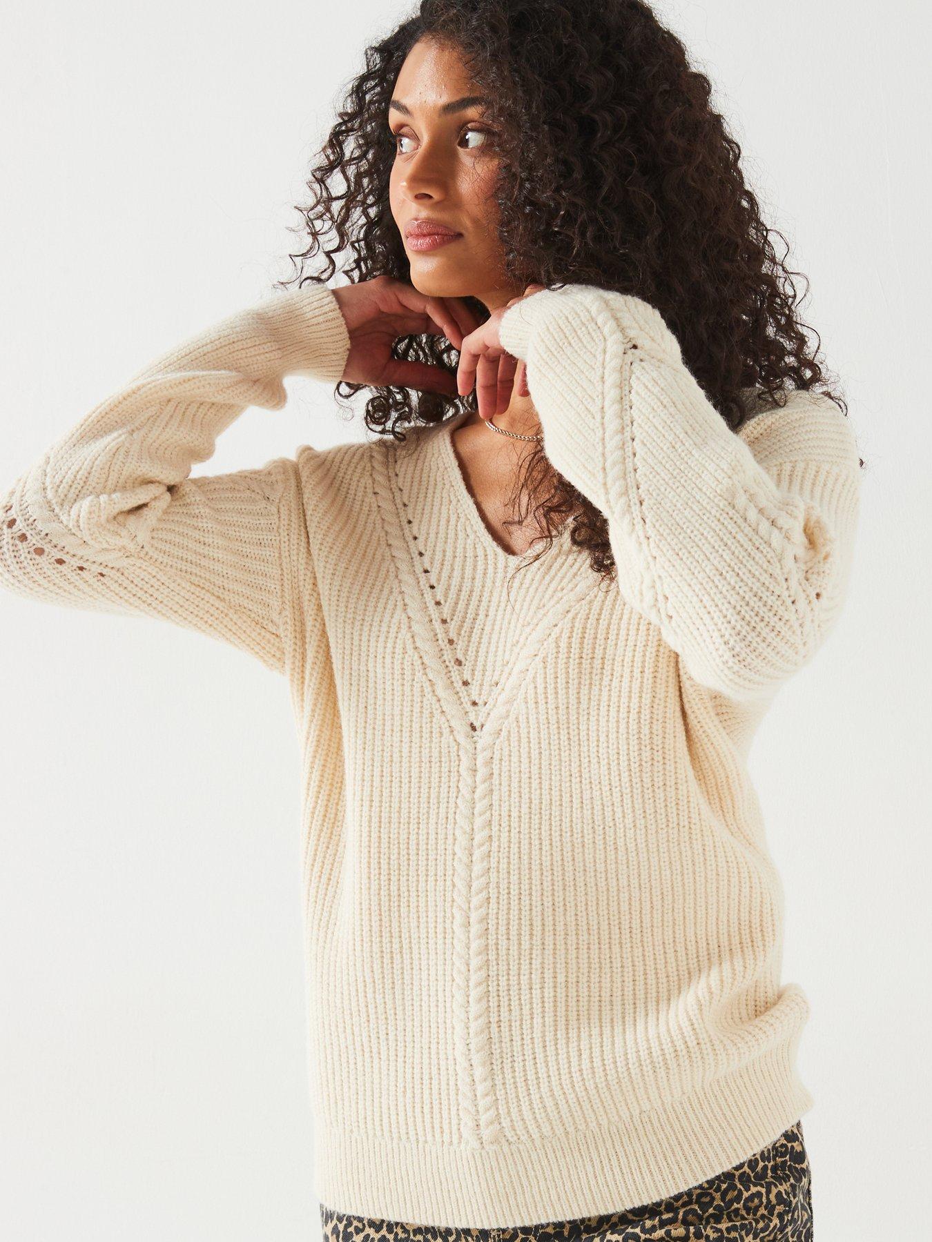 everyday-v-neck-stitch-detail-jumperdetail