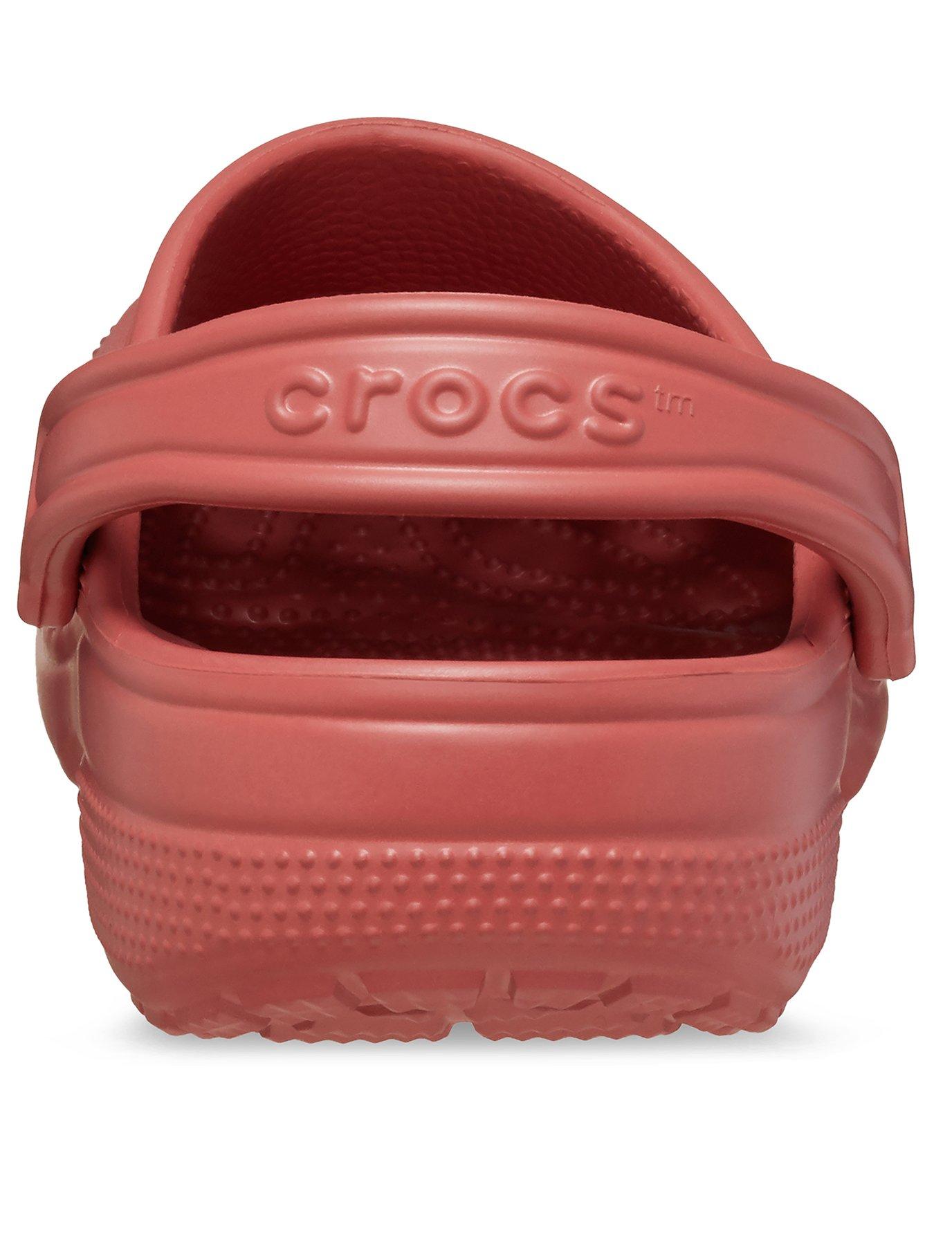 crocs-crocs-mens-classic-clog-sandal-redback