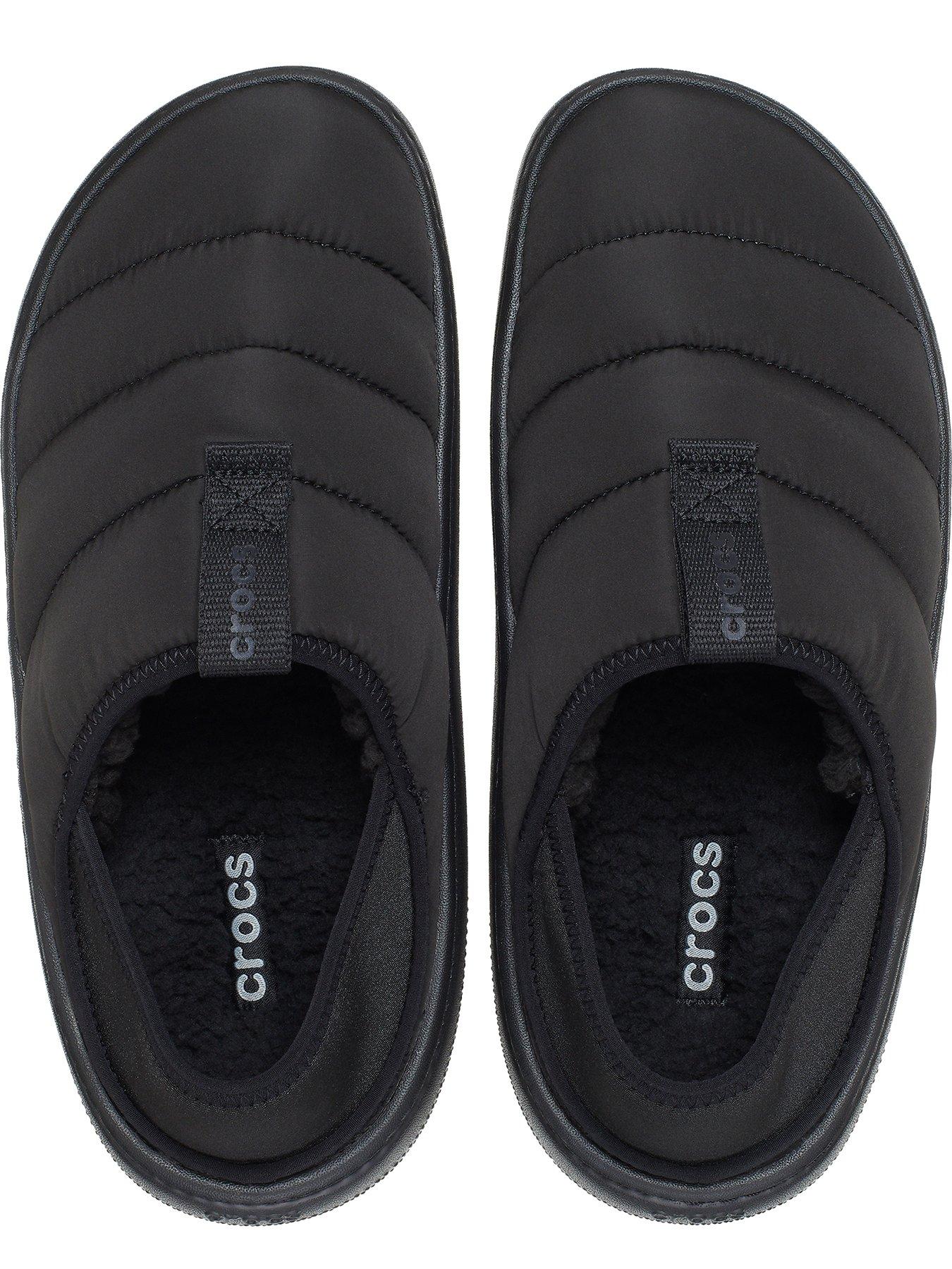 crocs-crocs-mens-classic-puff-moc-sandals-blackoutfit