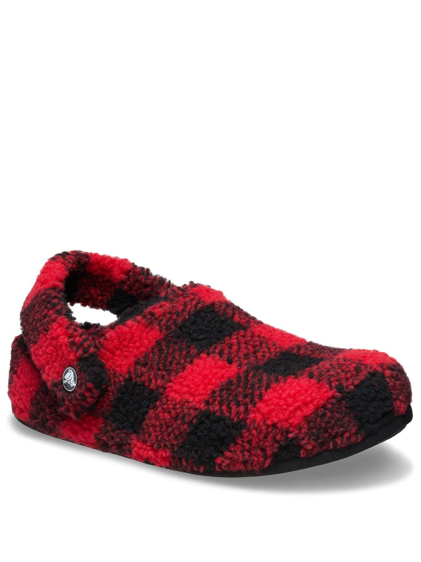 crocs-mens-classic-cozzzy-slipper-redstillFront