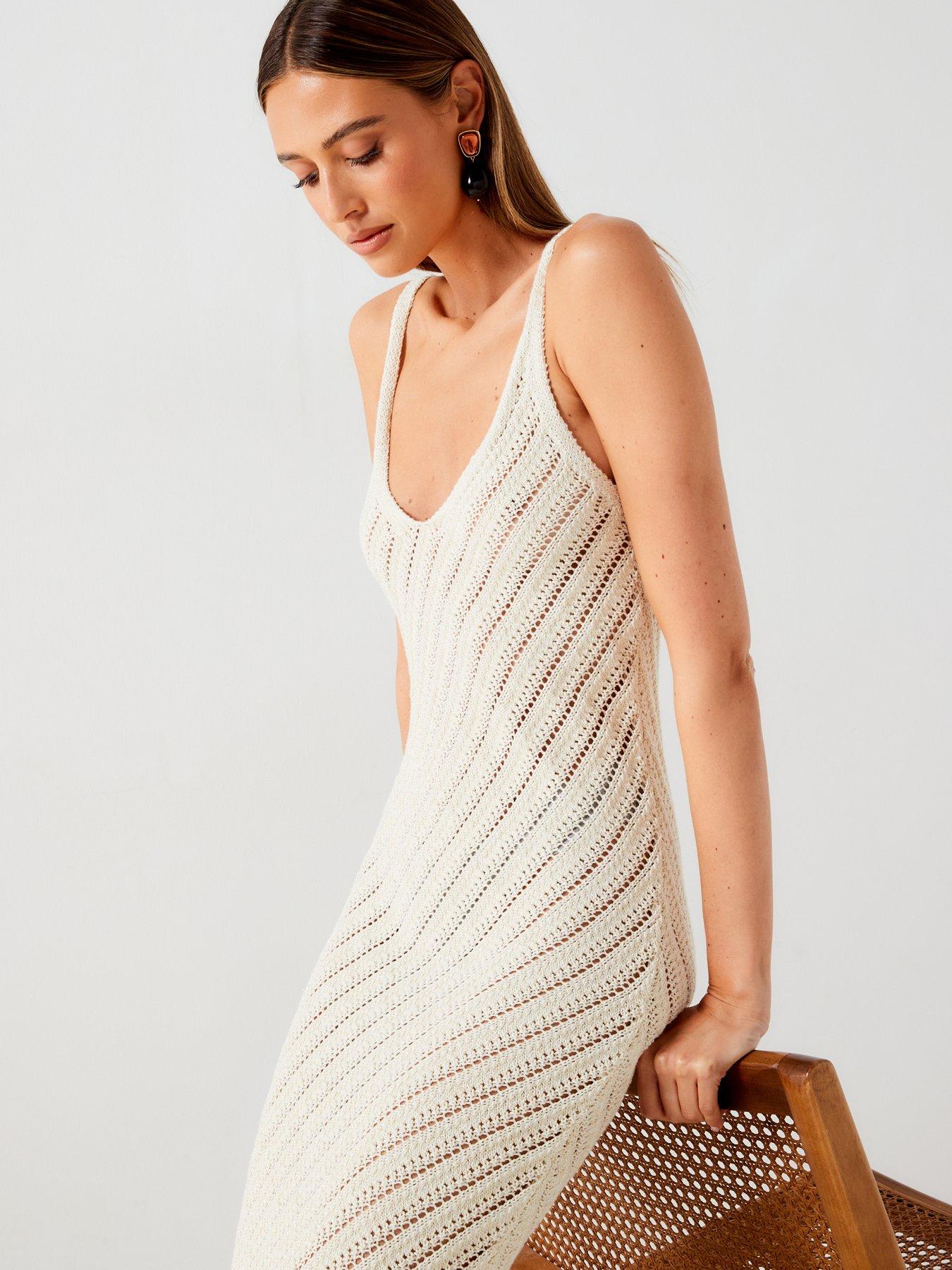 mango-crochet-knitted-maxi-dress-goldoutfit