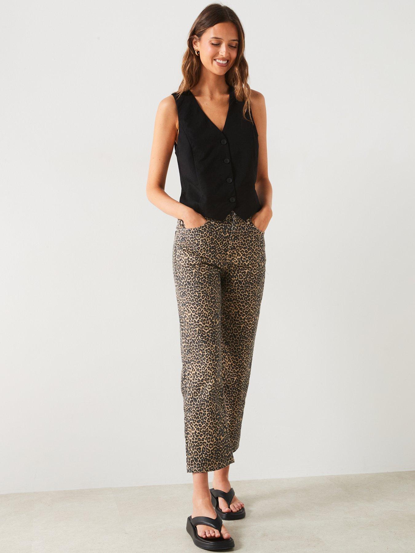 mango-straight-leopard-print-cropped-jeansdetail