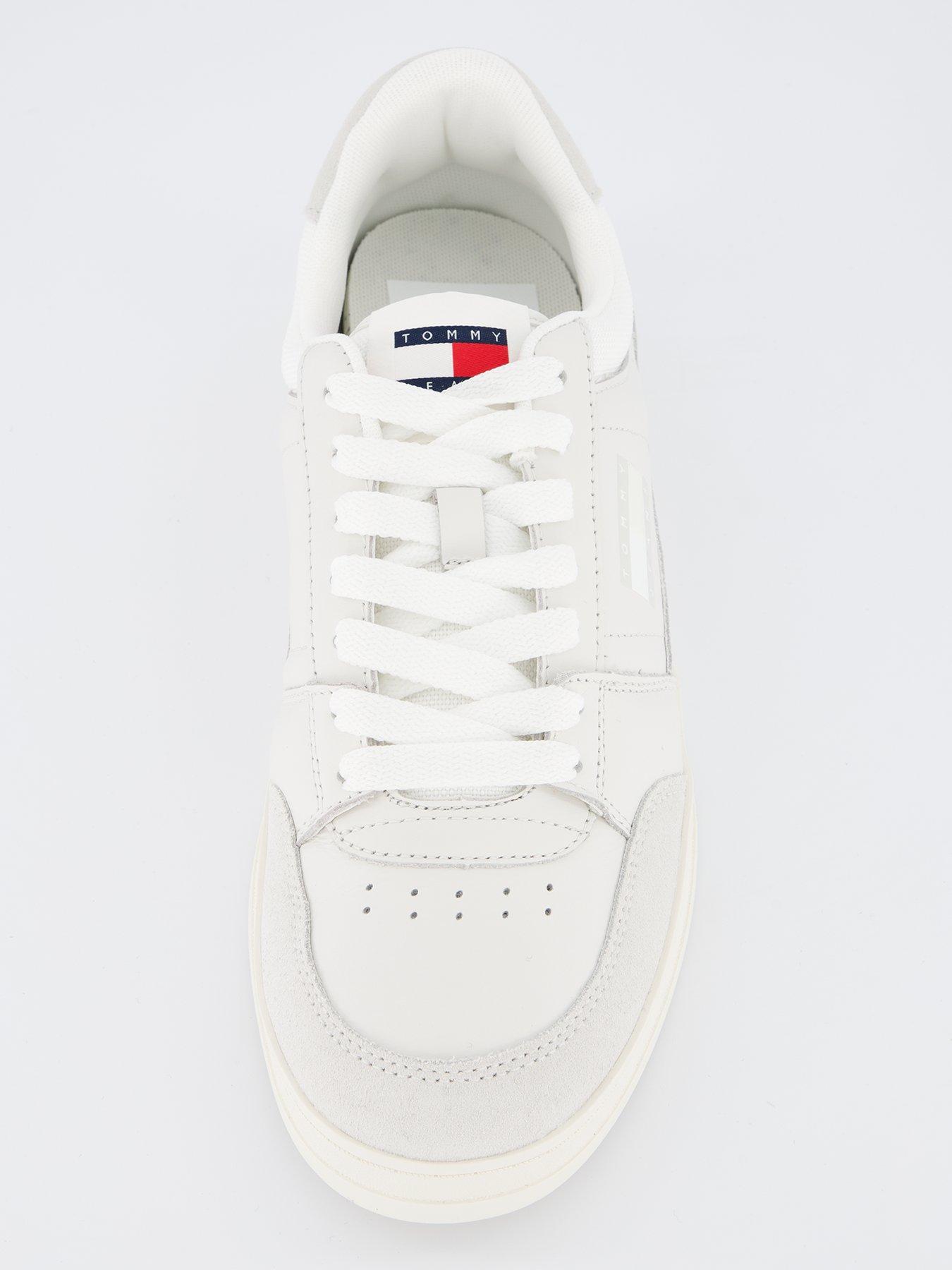 tommy-jeans-tommy-jeans-the-greenwhich-suedeleather-retro-sneakers-whiteoutfit