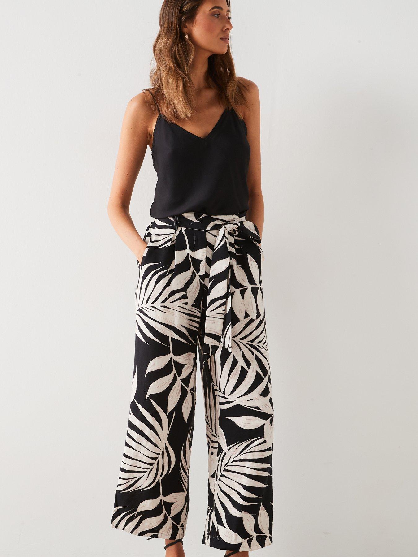 mango-black-and-white-all-over-print-cropped-trouserdetail