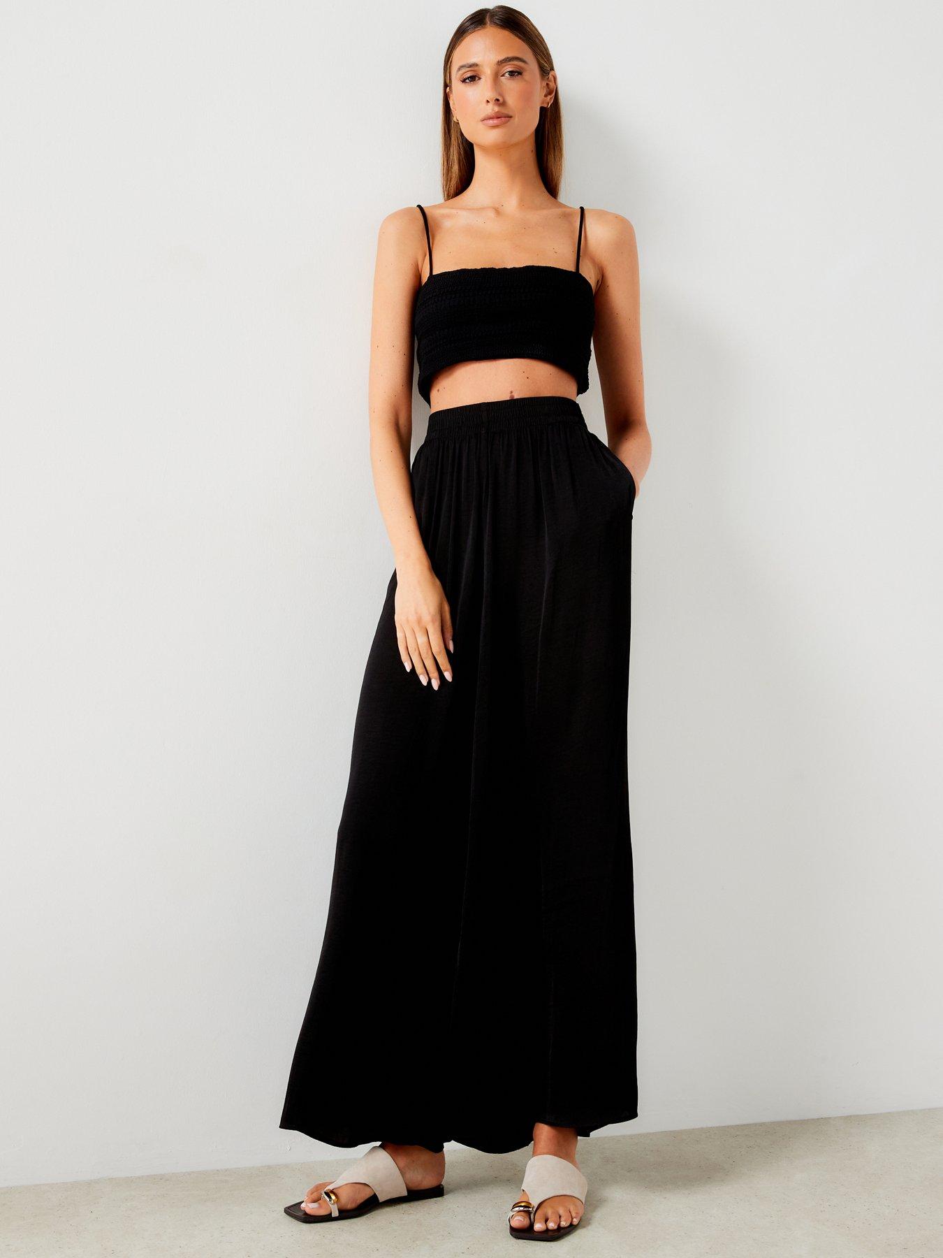 mango-black-textured-crop-topdetail