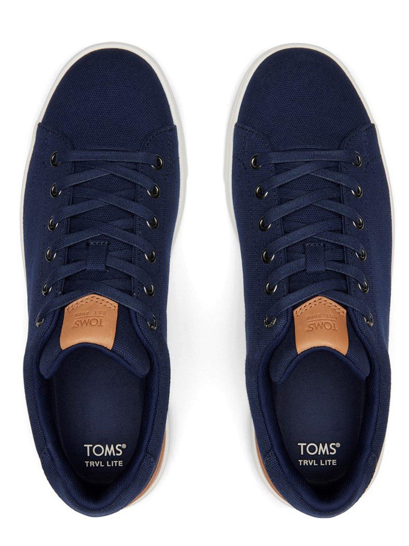 toms-toms-trvl-lite-20-low-trainers-navyoutfit