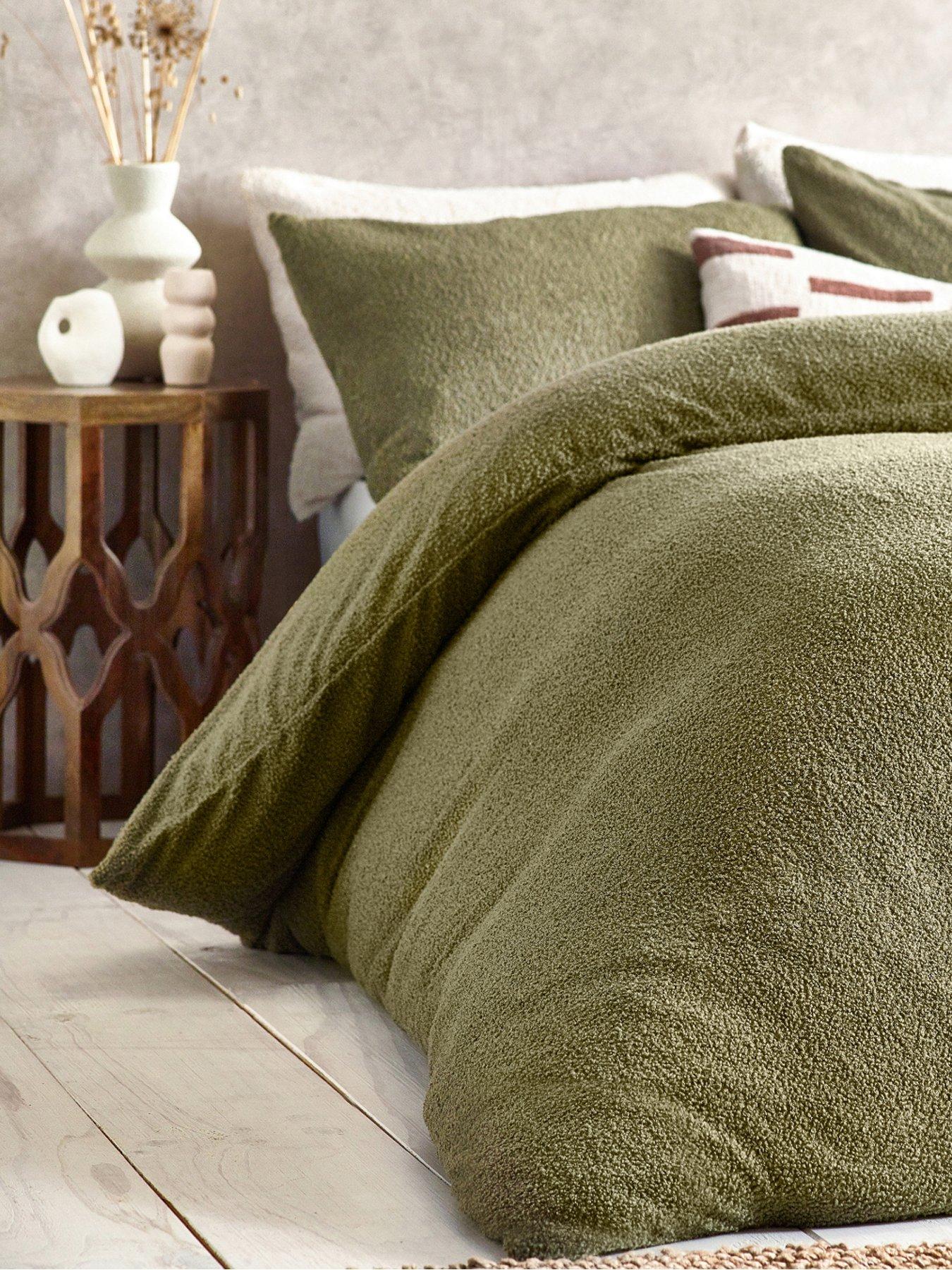 the-yard-boucle-duvet-covernbspset-oliveoutfit