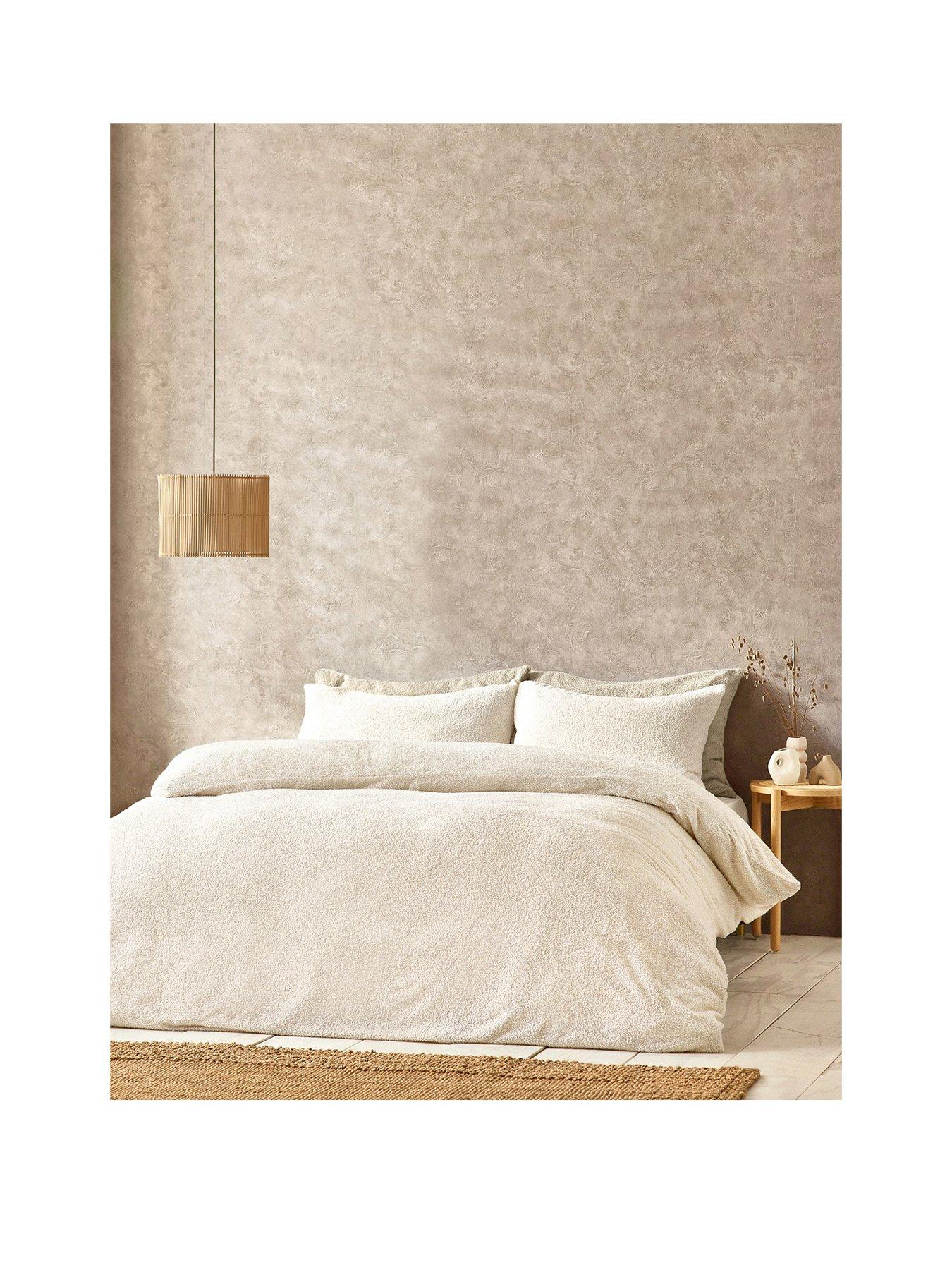 the-yard-boucle-ecru-duvet-cover-setstillFront