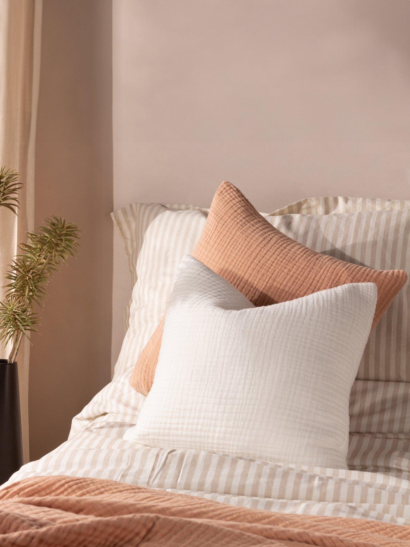 the-yard-lark-cushion-white