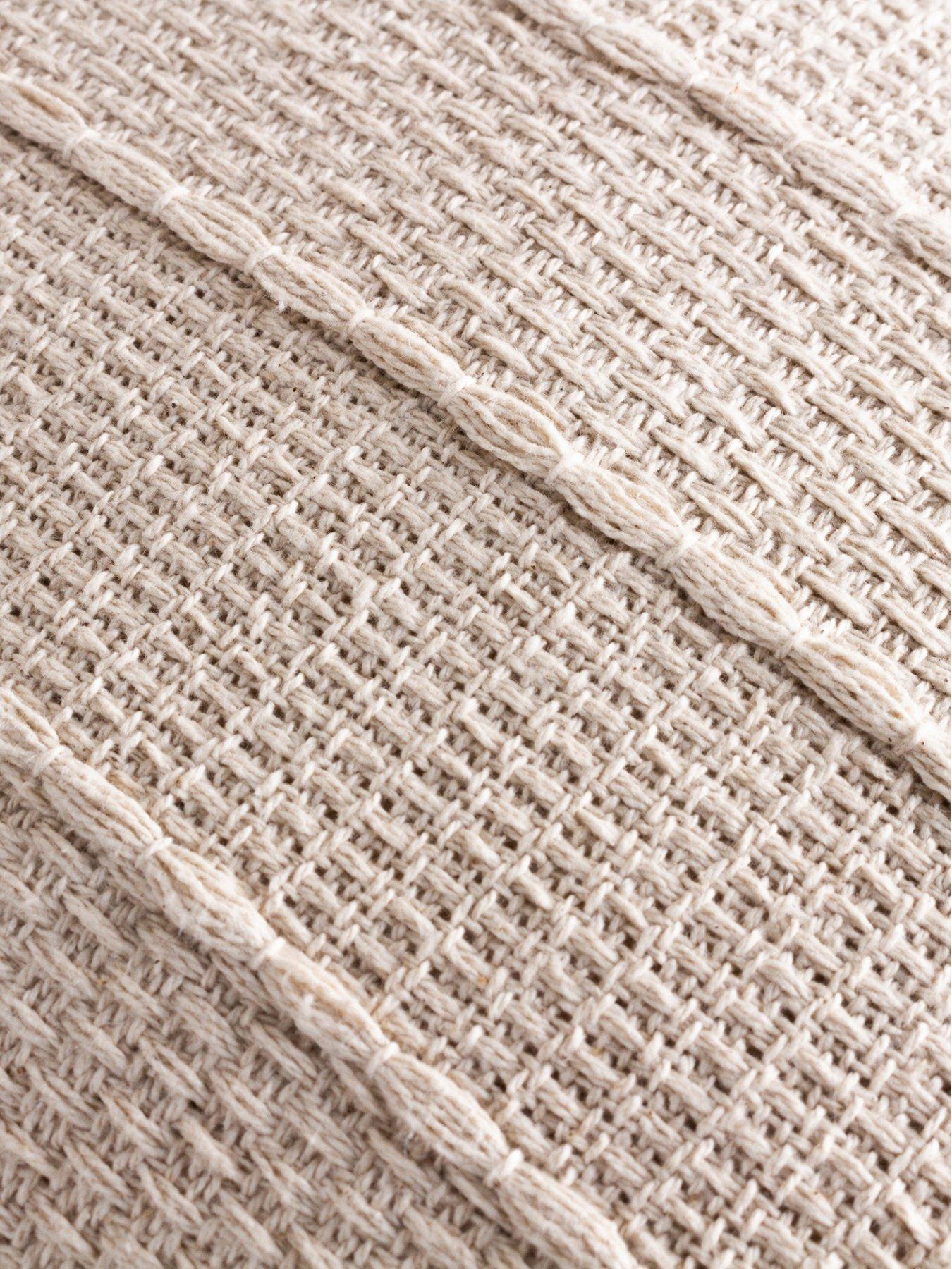 the-yard-caliche-cushion-naturalnbspdetail