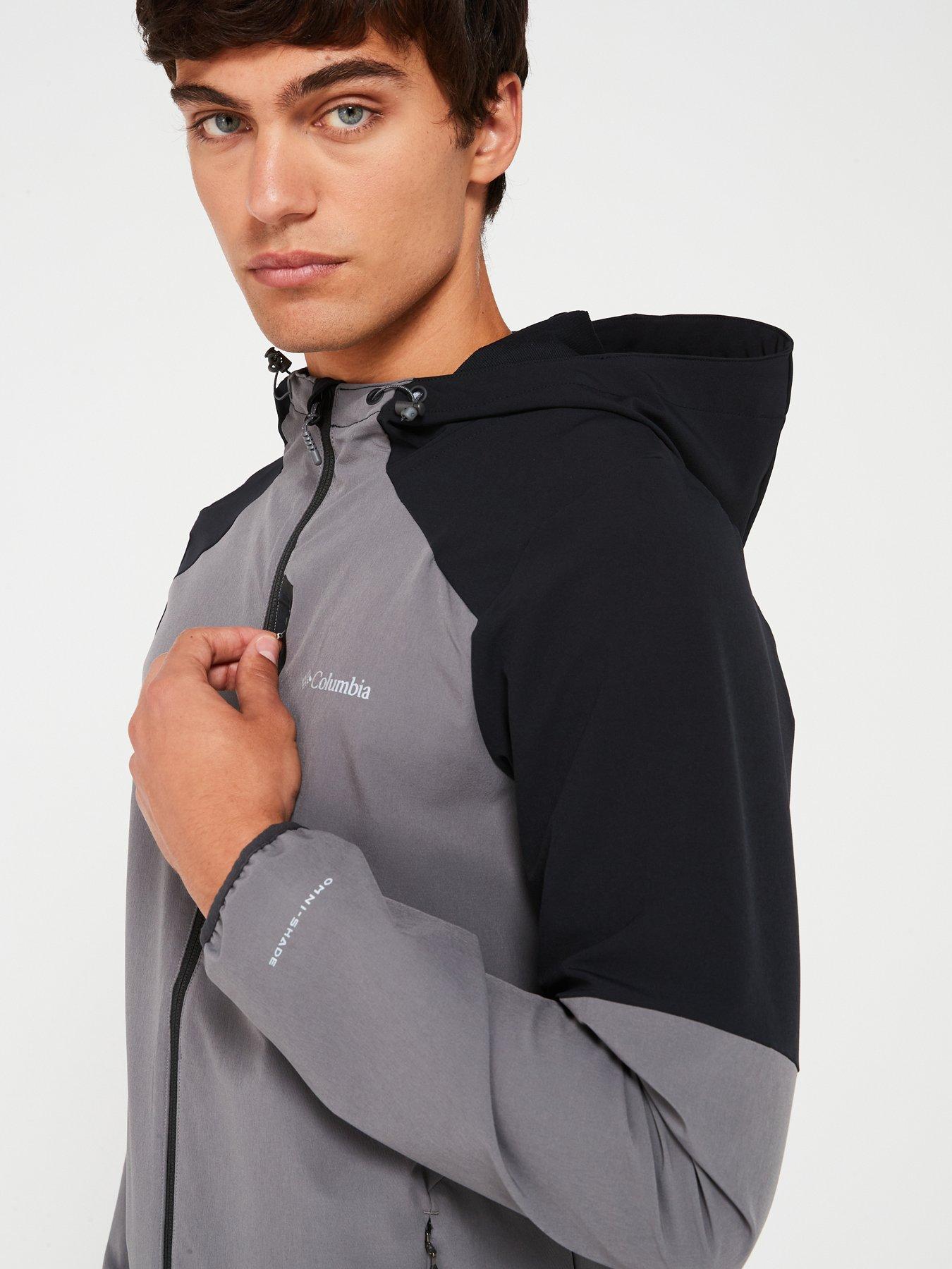 columbia-mens-tech-softshell-hoodie-greyoutfit