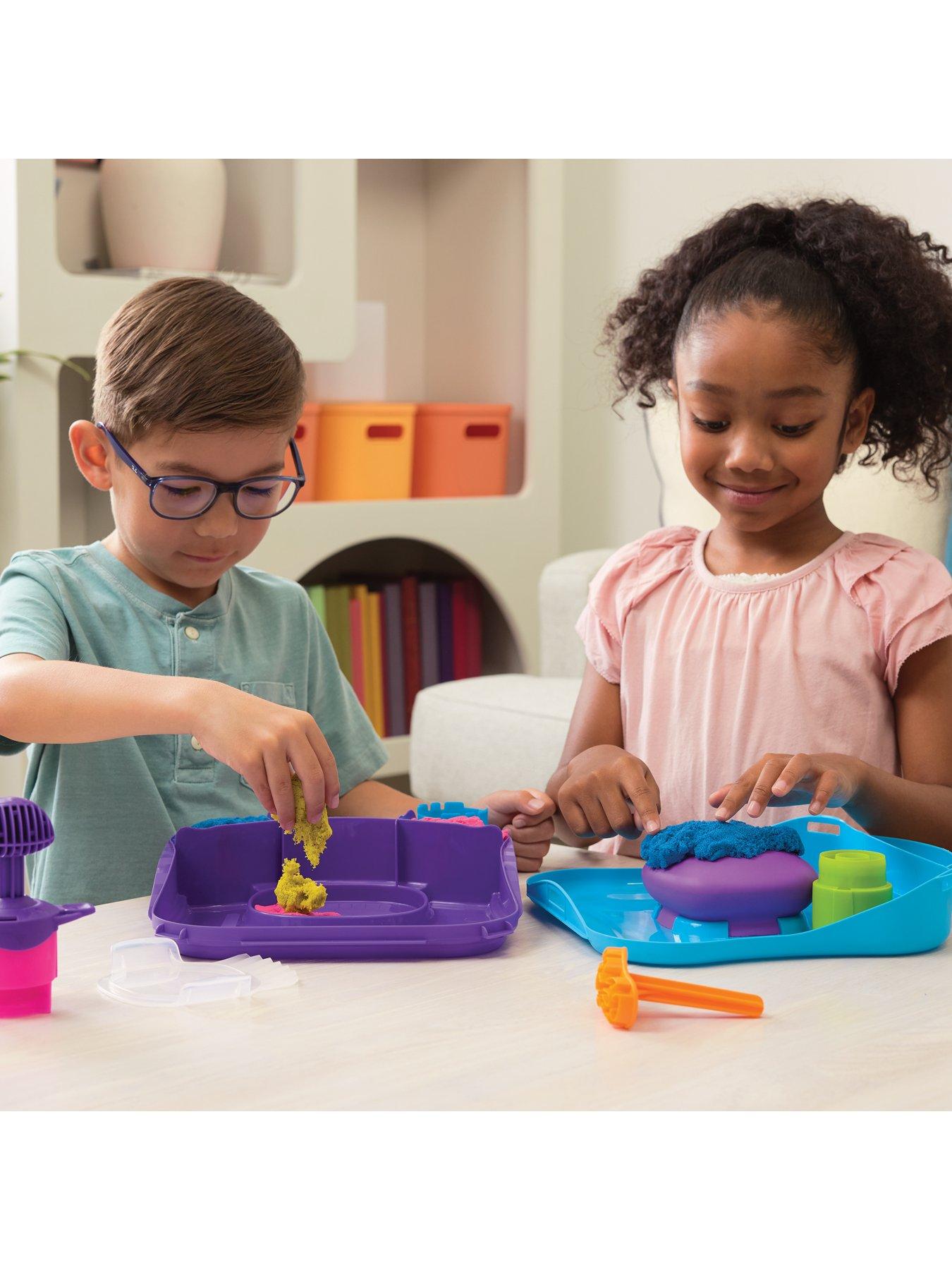 Image 6 of 8 of Kinetic Sand Squish Motion Playset