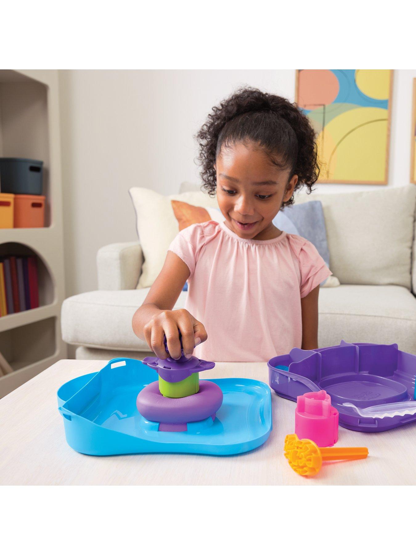 Image 7 of 8 of Kinetic Sand Squish Motion Playset