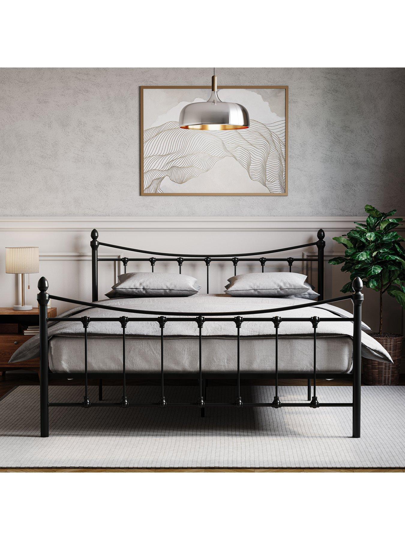 vida-designs-paris-double-metal-bedstillFront