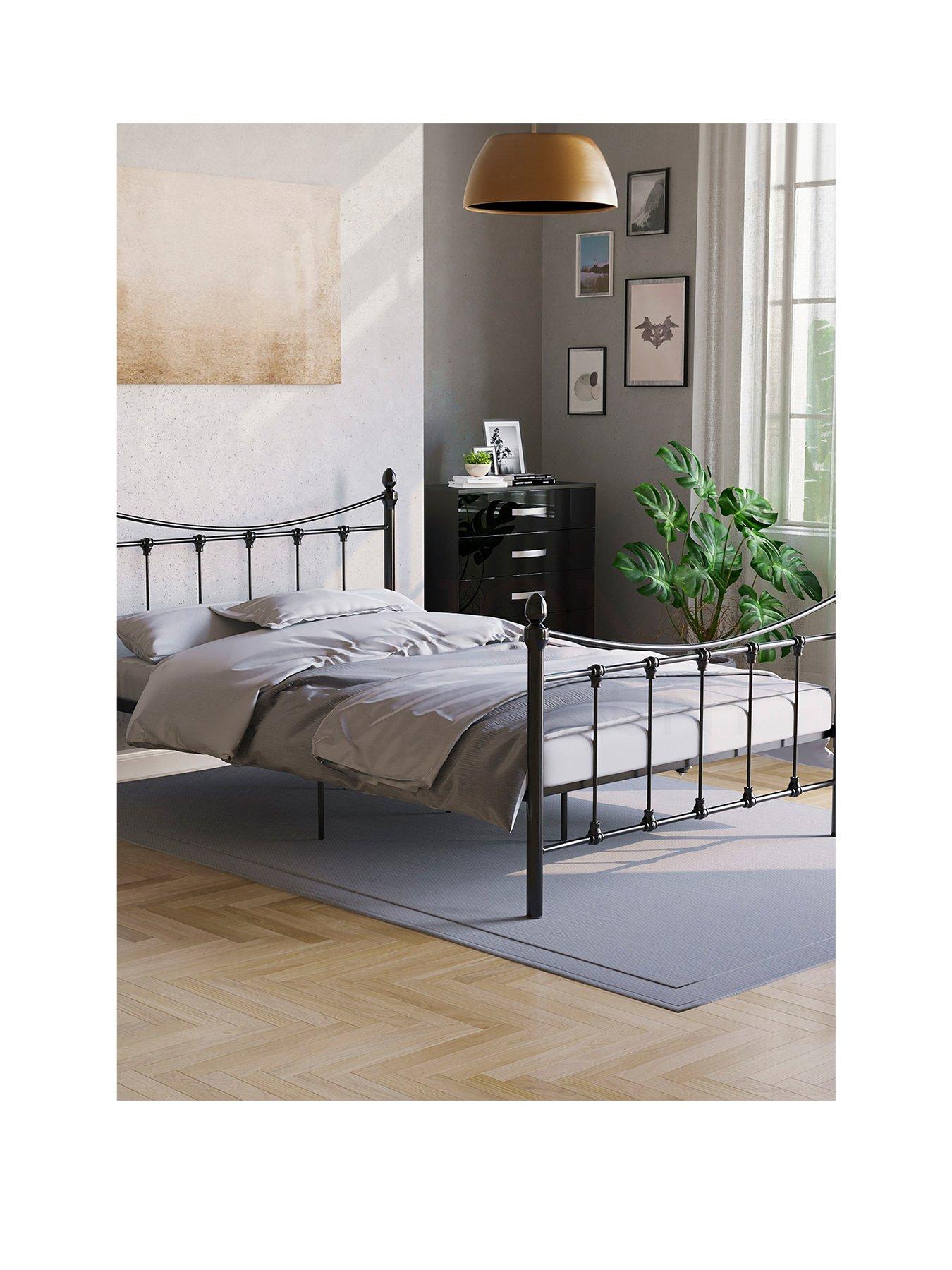 vida-designs-paris-double-metal-bedstillFront