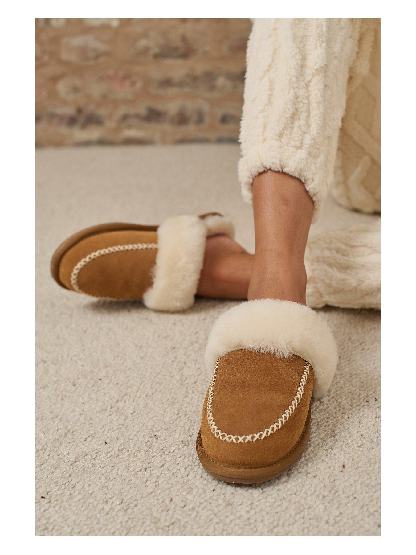 loungeable-boxed-real-sheepskin-fluffy-mule-slippers-beigeoutfit