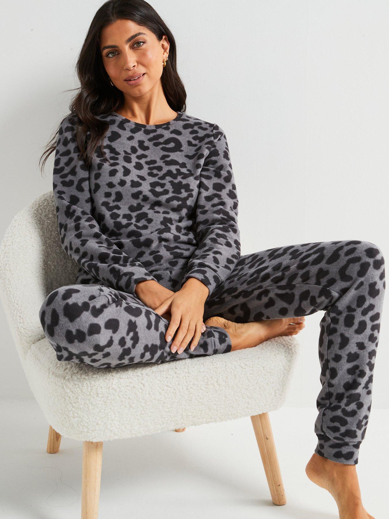 v-by-very-crew-neck-long-sleeve-animal-loungewear-setdetail