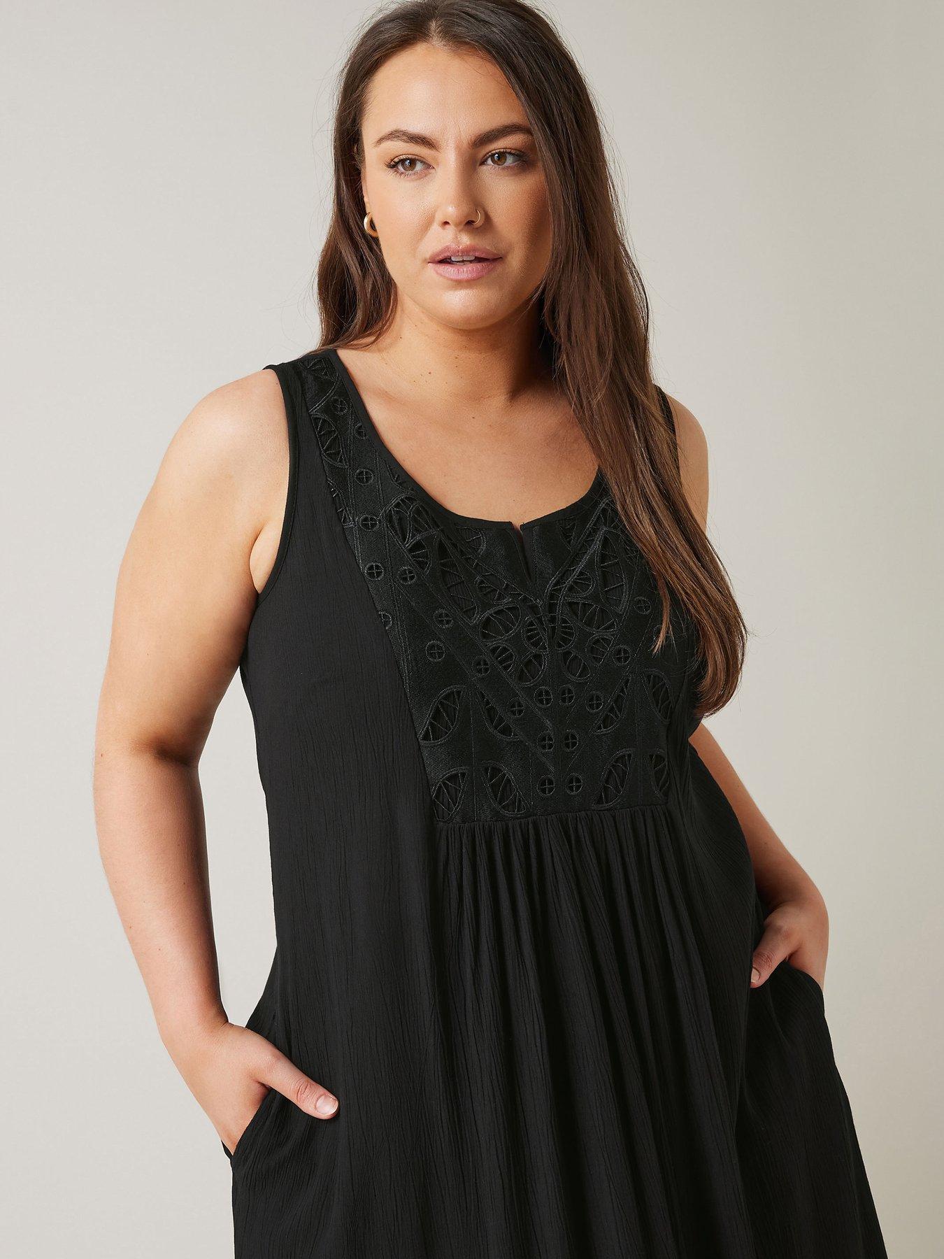 evans-broidery-panel-maxi-dress-blackoutfit