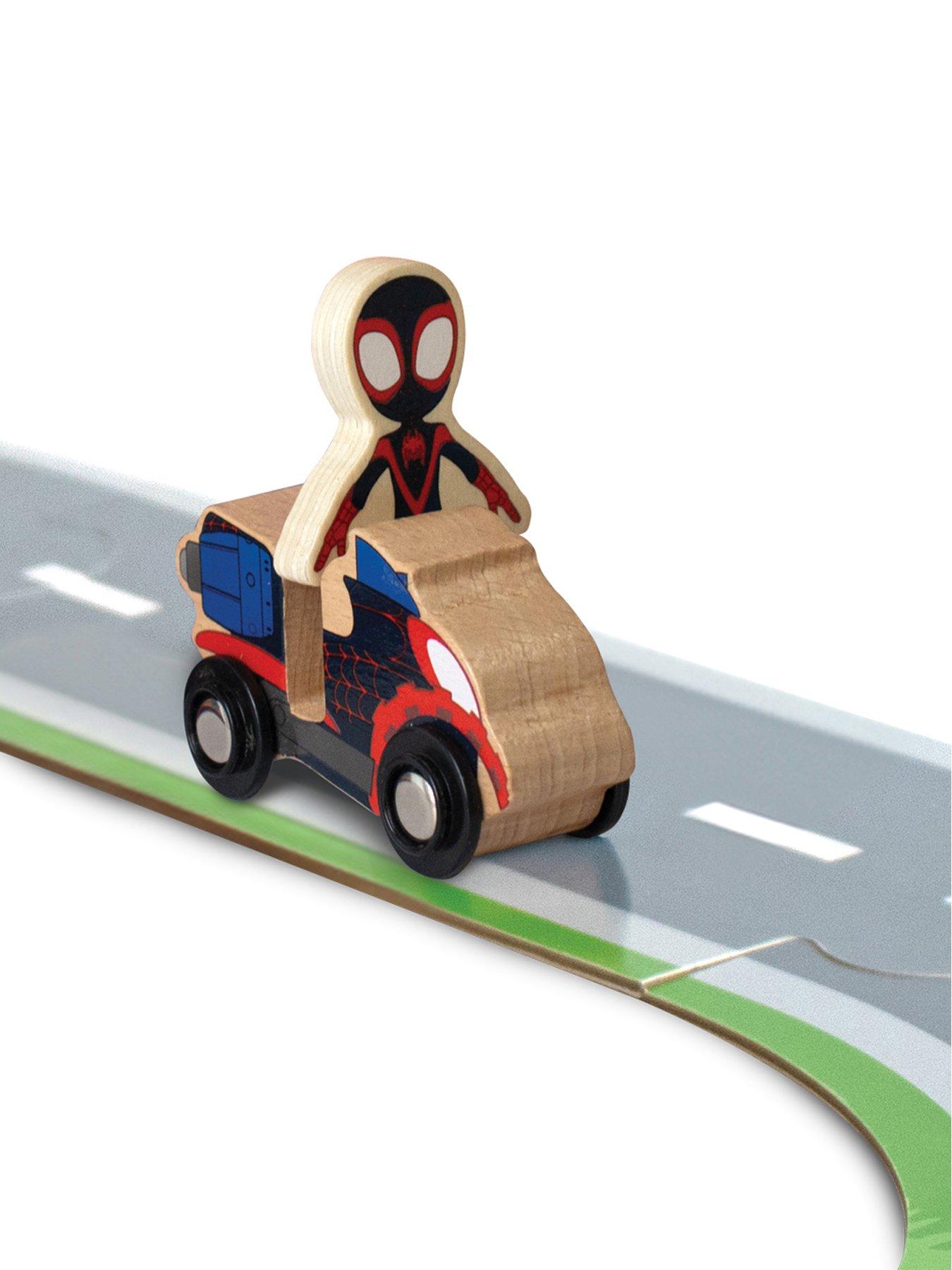 spiderman-spidey-transforming-vehicleoutfit