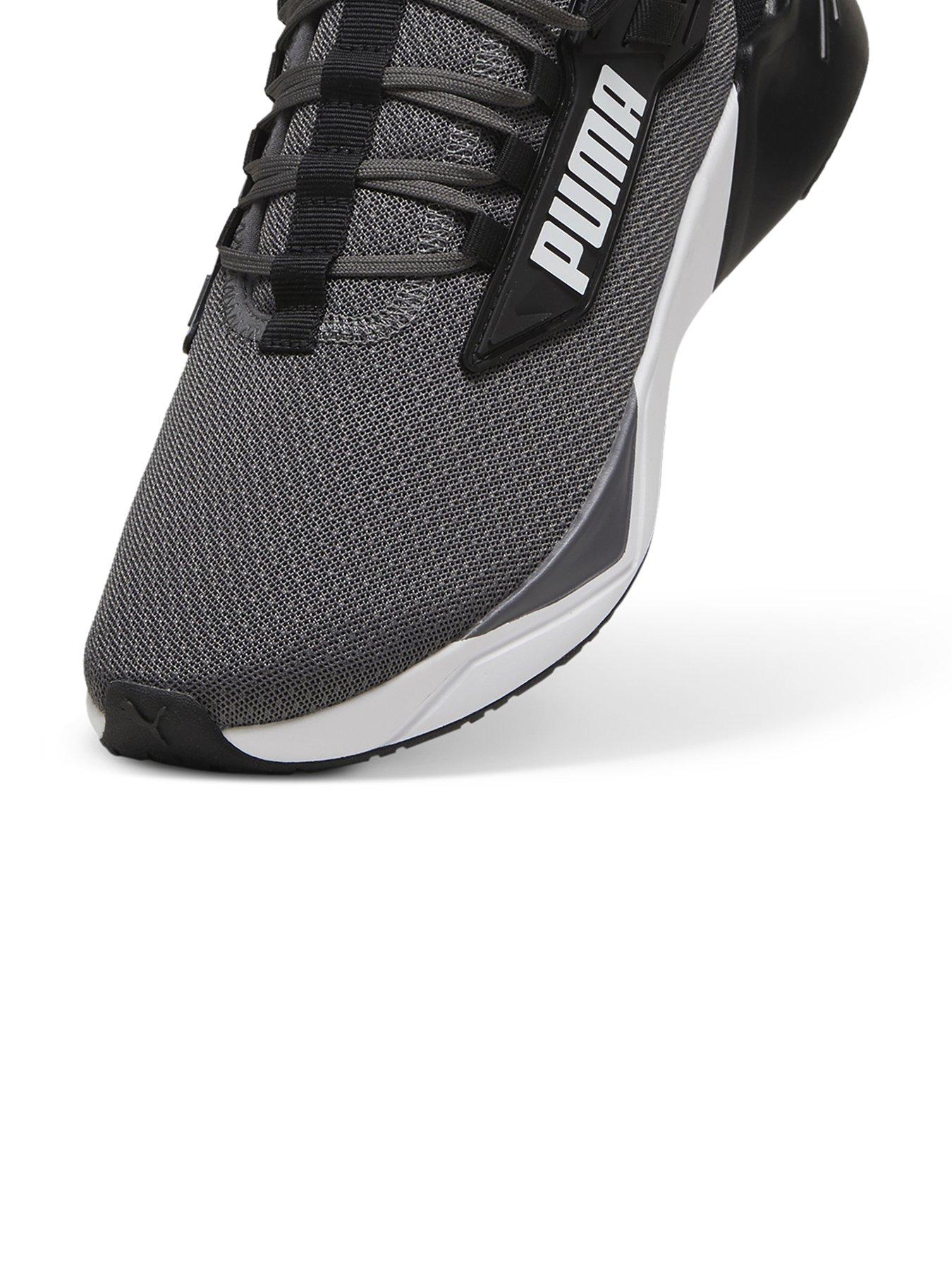 Retaliate men's training shoes online