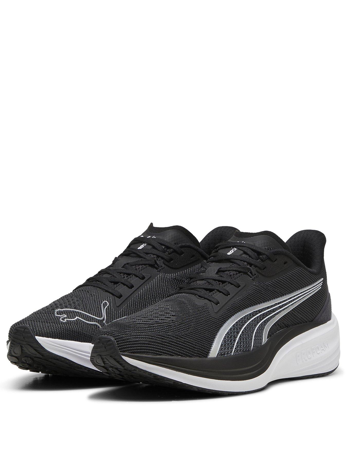 puma-mens-running-darter-pro-trainers-blackwhitestillFront