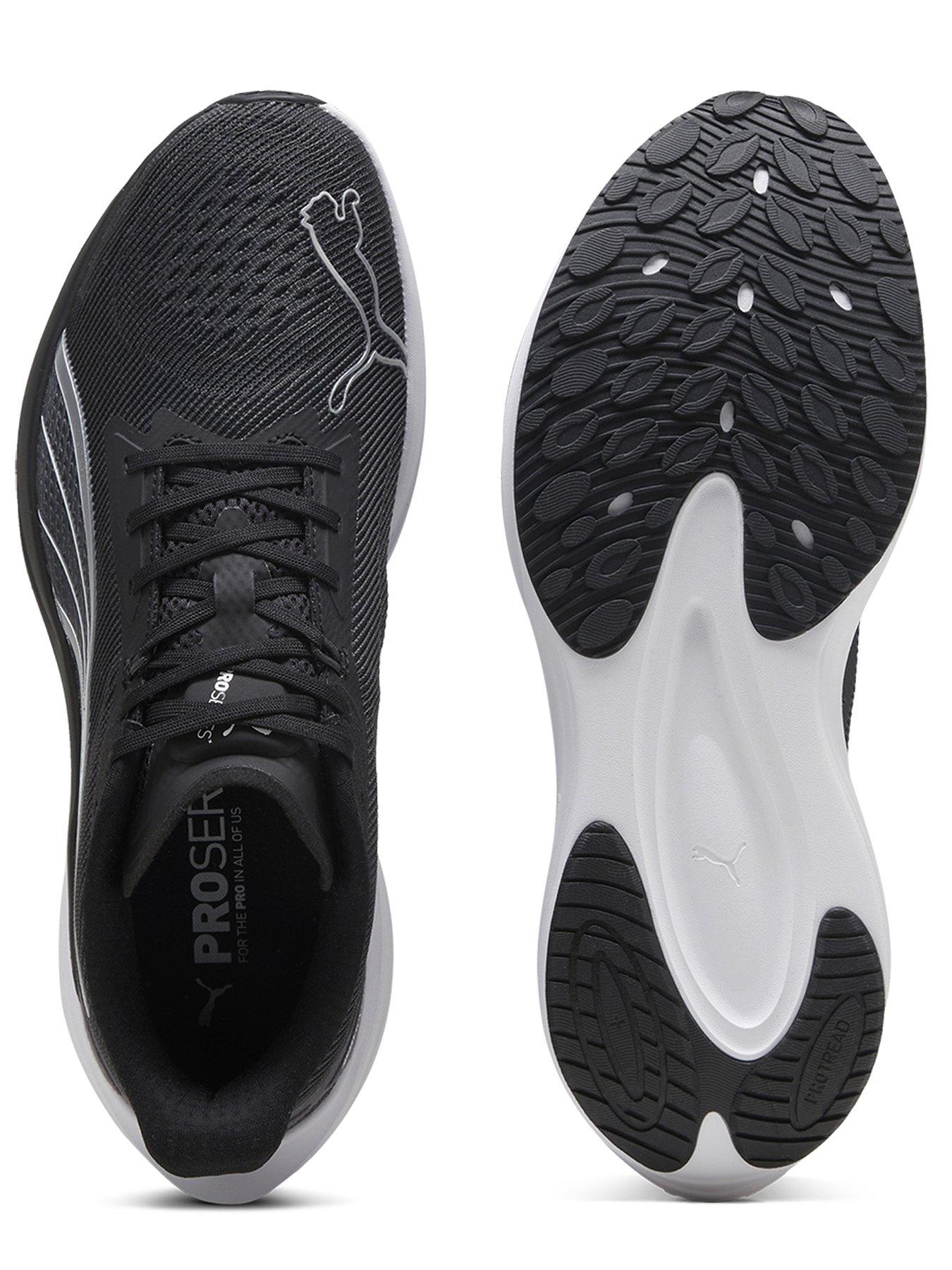 puma-mens-running-darter-pro-trainers-blackwhiteoutfit