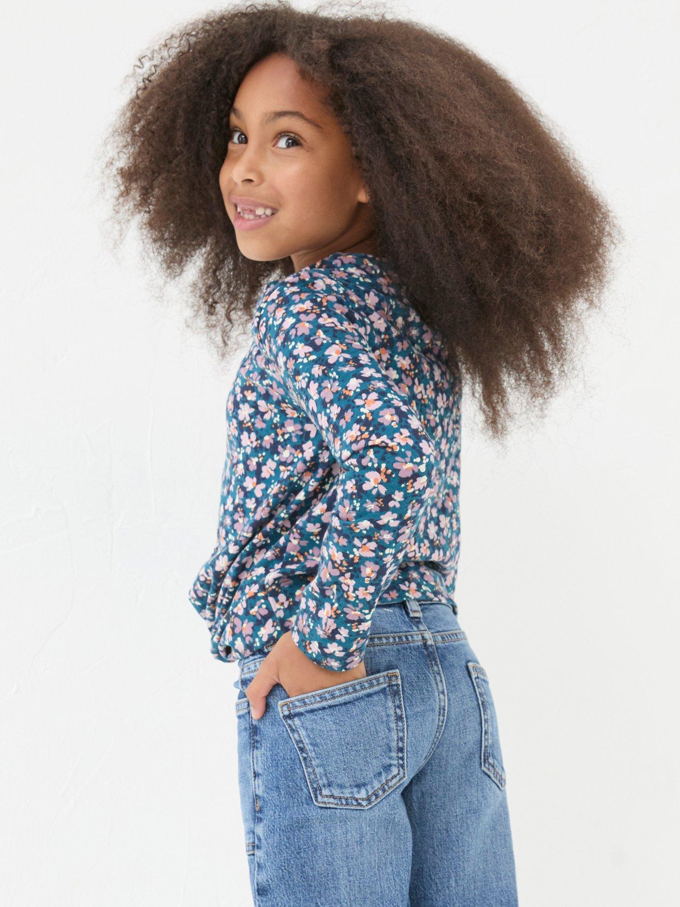 fatface-girls-floral-printed-knot-t-shirt-dark-teal-blueoutfit