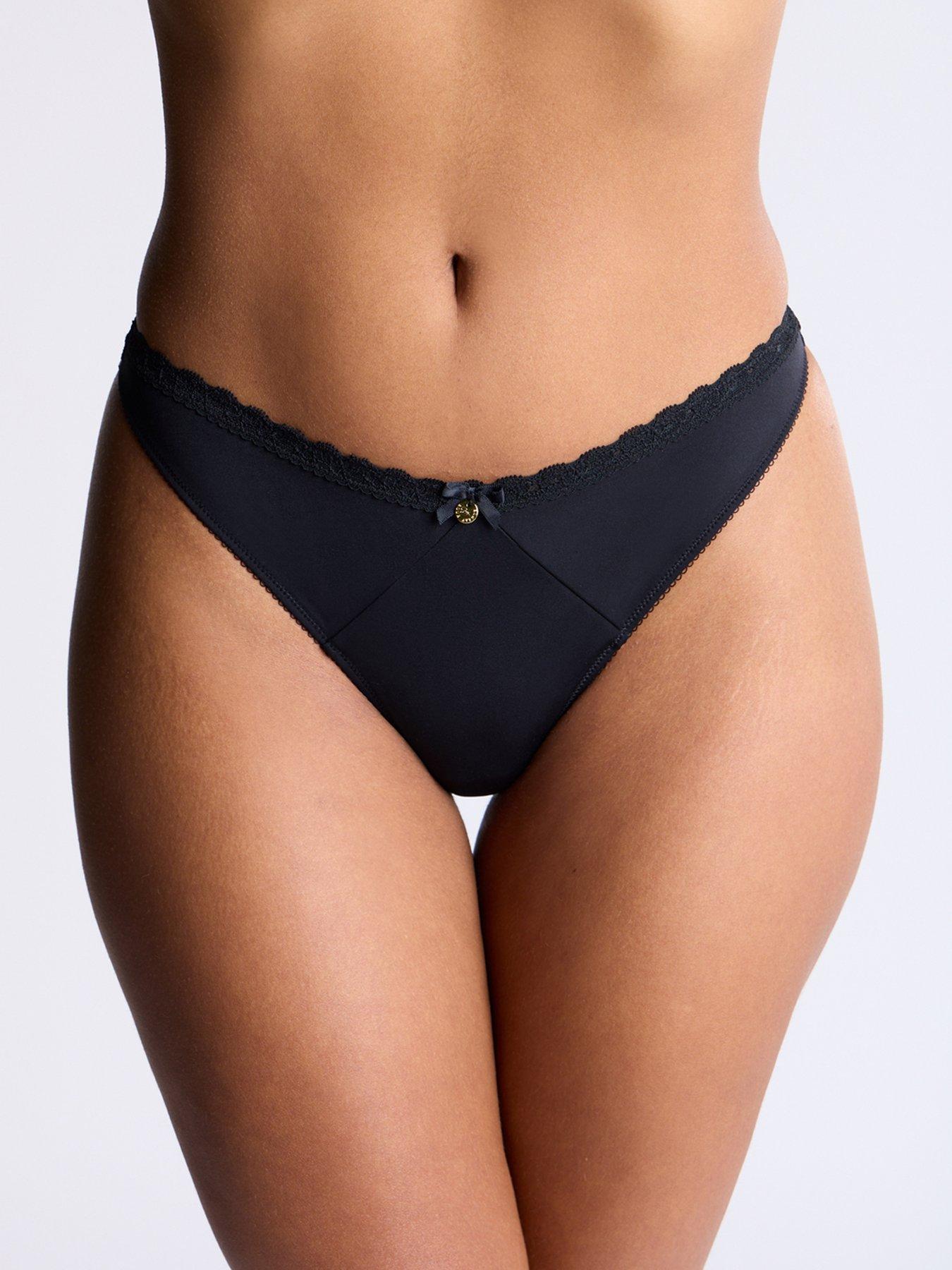 boux-avenue-boux-avenue-petra-thong-blackoutfit