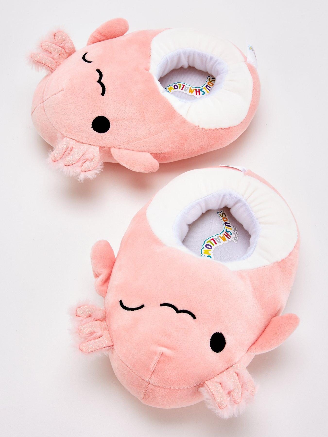 squishmallows-squishmallow-archie-axolotl-slippersoutfit