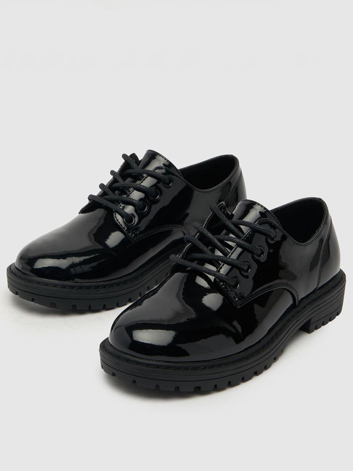 schuh-lychee-lace-up-junior-black-patentstillFront