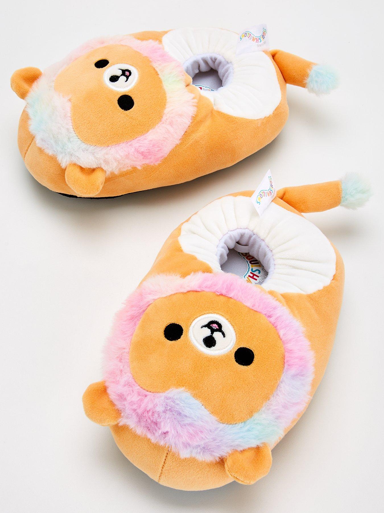 squishmallows-squishmallow-leonard-lion-slippersoutfit