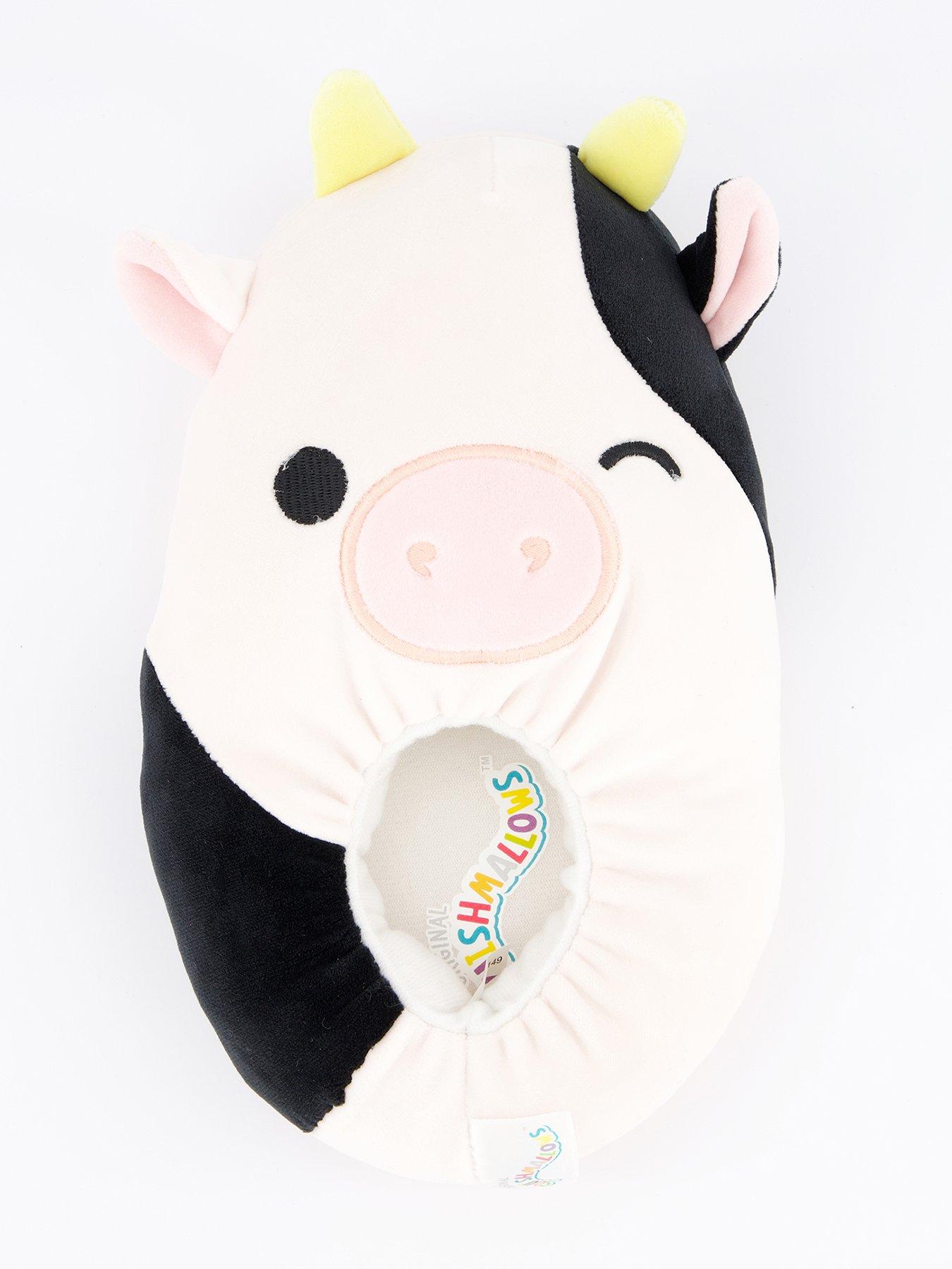 squishmallows-squishmallow-connor-cow-slippersoutfit