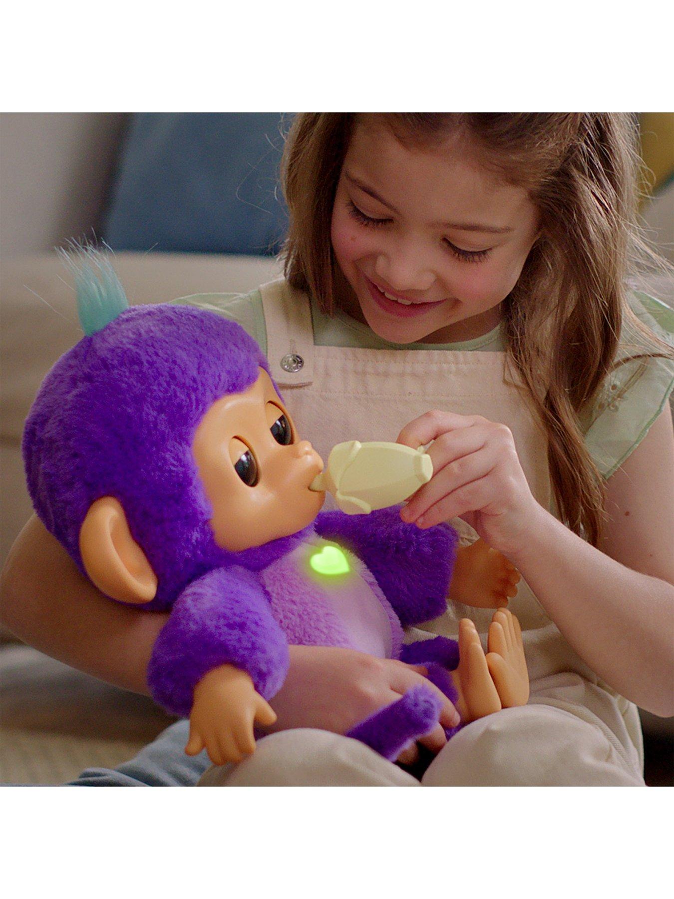 fingerlings-care-n-cuddles-interactive-baby-monkeyoutfit