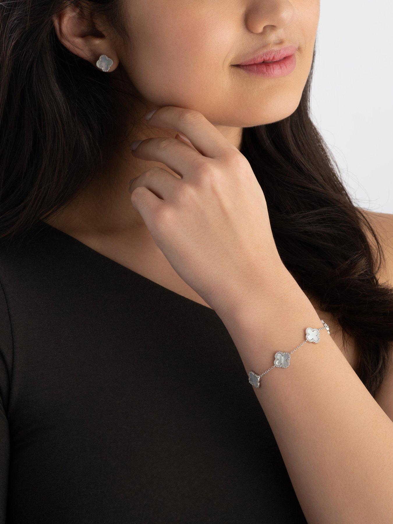 beaverbrooks-silver-cubic-zirconia-clover-braceletdetail