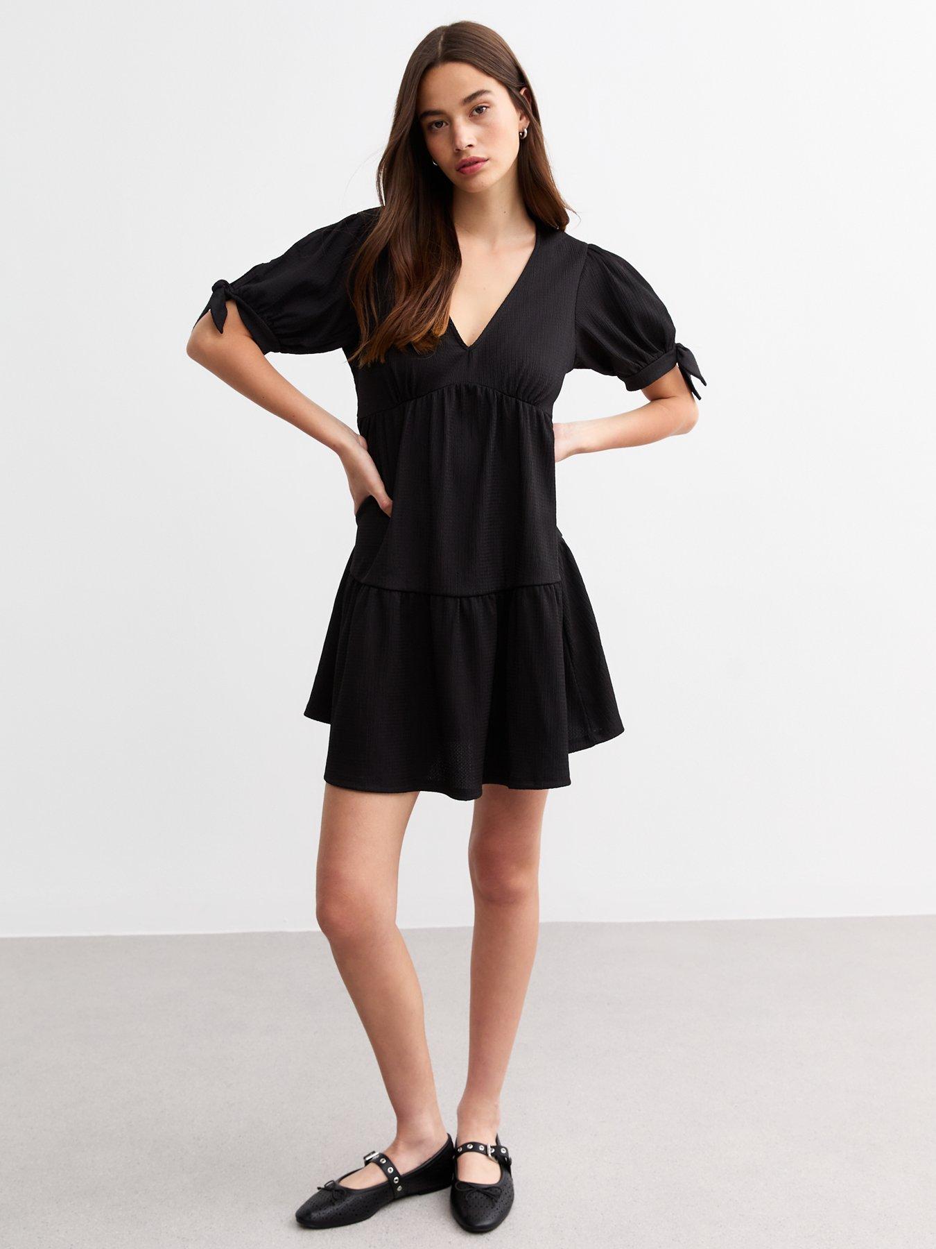 new-look-tall-crinkled-v-neck-mini-smock-dress-black