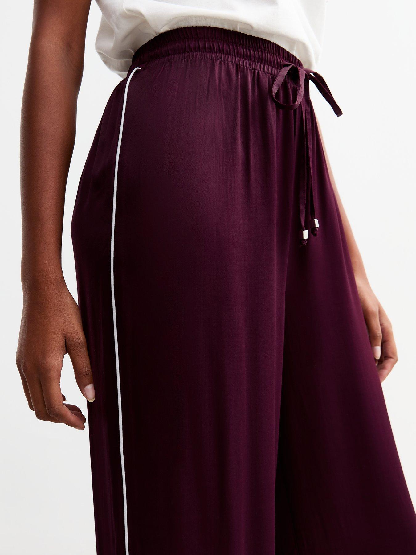 new-look-burgundy-side-stripe-satin-wide-leg-trousersoutfit