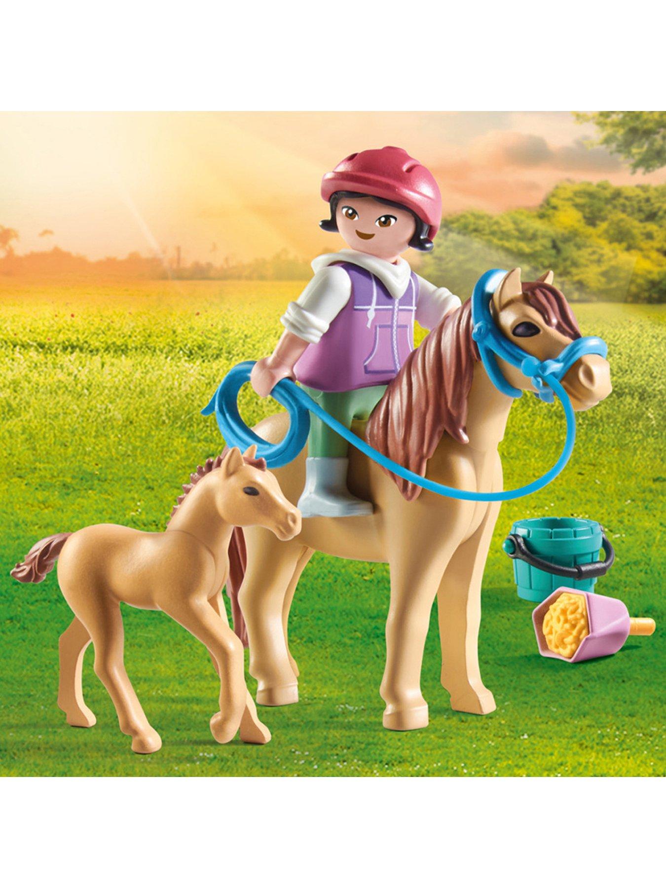 playmobil-71498-horses-of-waterfall-child-with-pony-and-foalstillFront