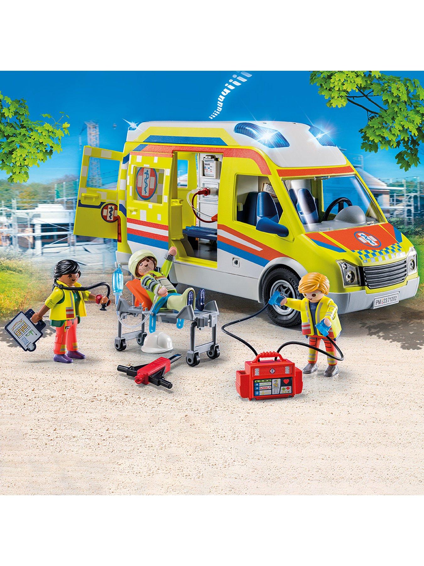 playmobil-71202-city-life-ambulance-with-lights-and-soundstillFront