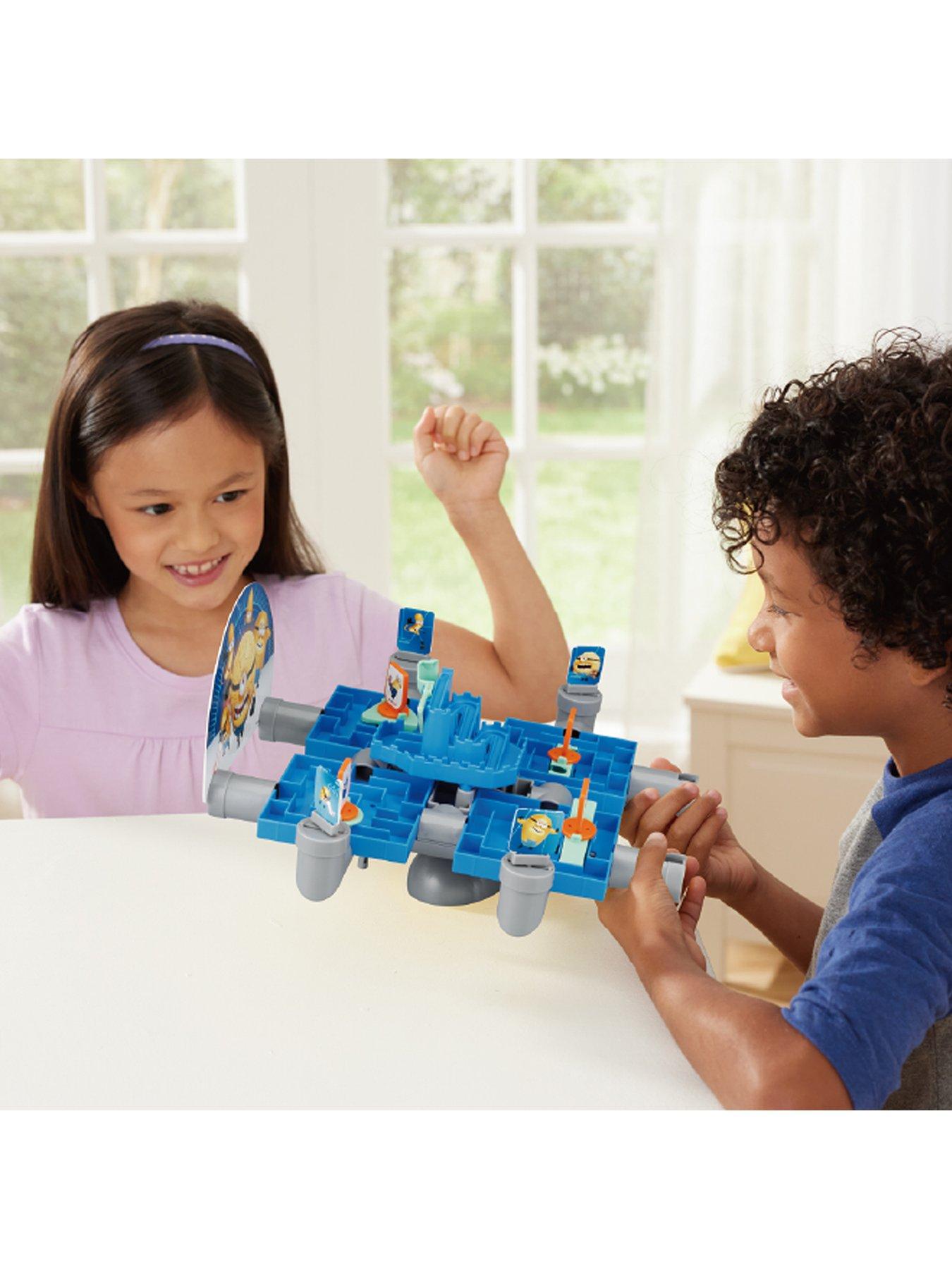 minions-minions-avl-maze-mission-tabletop-action-gameback