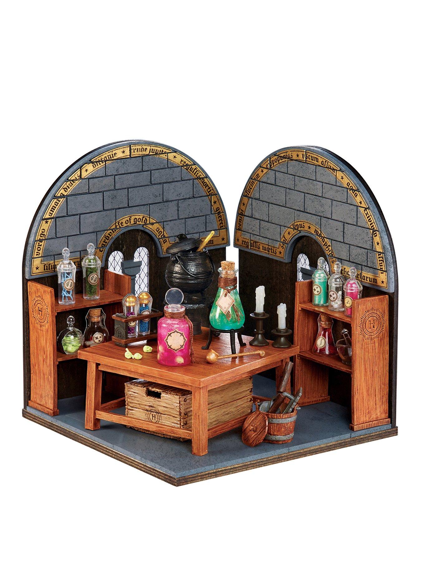 mini-verse-mgarsquos-miniverse-make-it-mini-harry-potter-potions-classroom-playset