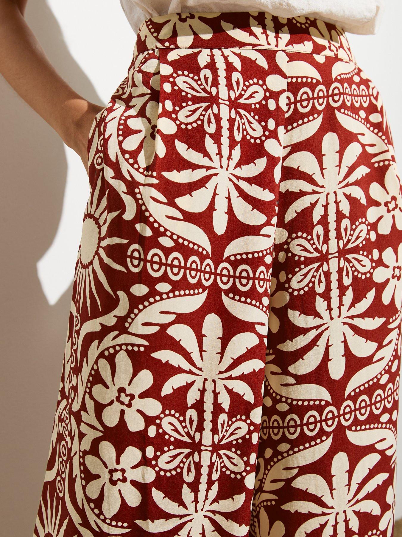 new-look-red-palm-print-cropped-wide-leg-trousersoutfit