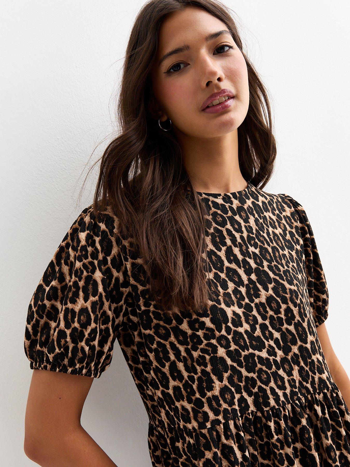 new-look-crinkle-animal-print-bow-back-midi-dress-brownoutfit