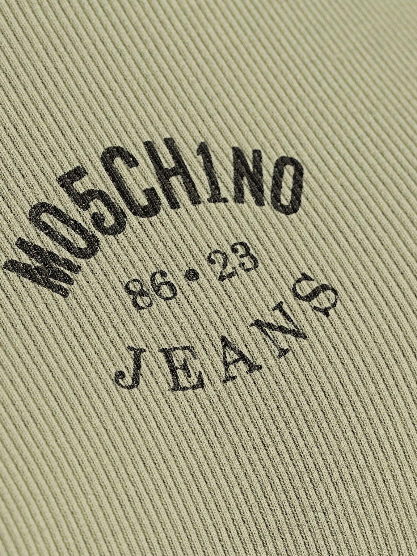 m05ch1n0-jeans-baby-rib-logo-teeoutfit