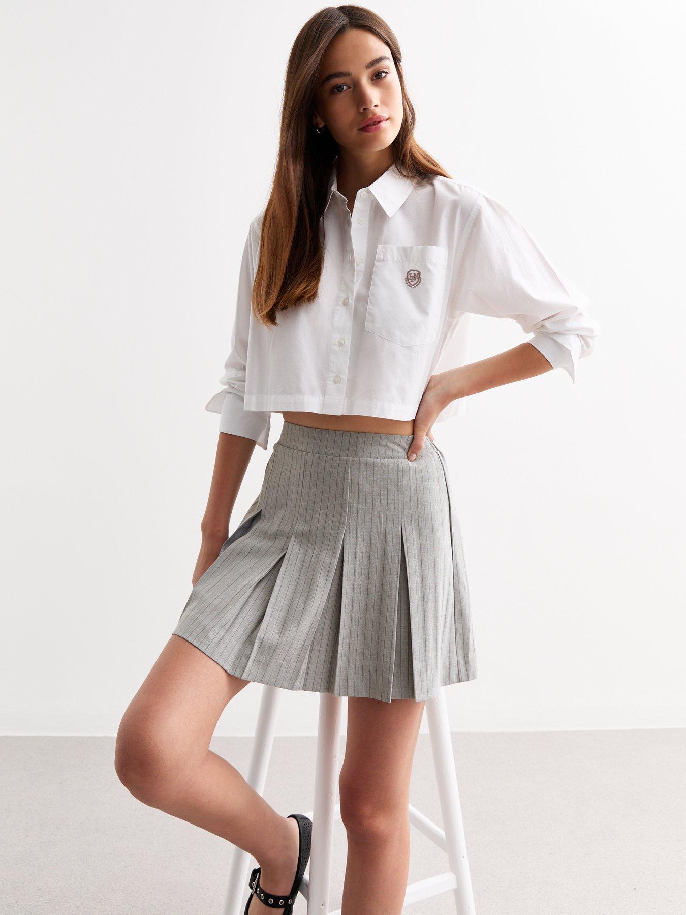 new-look-light-grey-pinstripe-pleated-mini-skirt